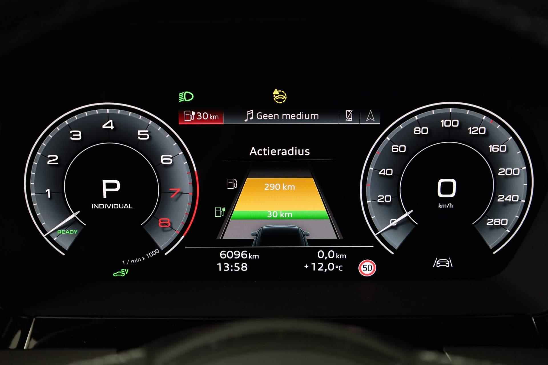 Audi A3 Sportback 45 TFSI e 245PK S-tronic S edition Competition | Panoramadak | Matrix LED | B&O Sound | Standkachel | 19 inch | - 12/45