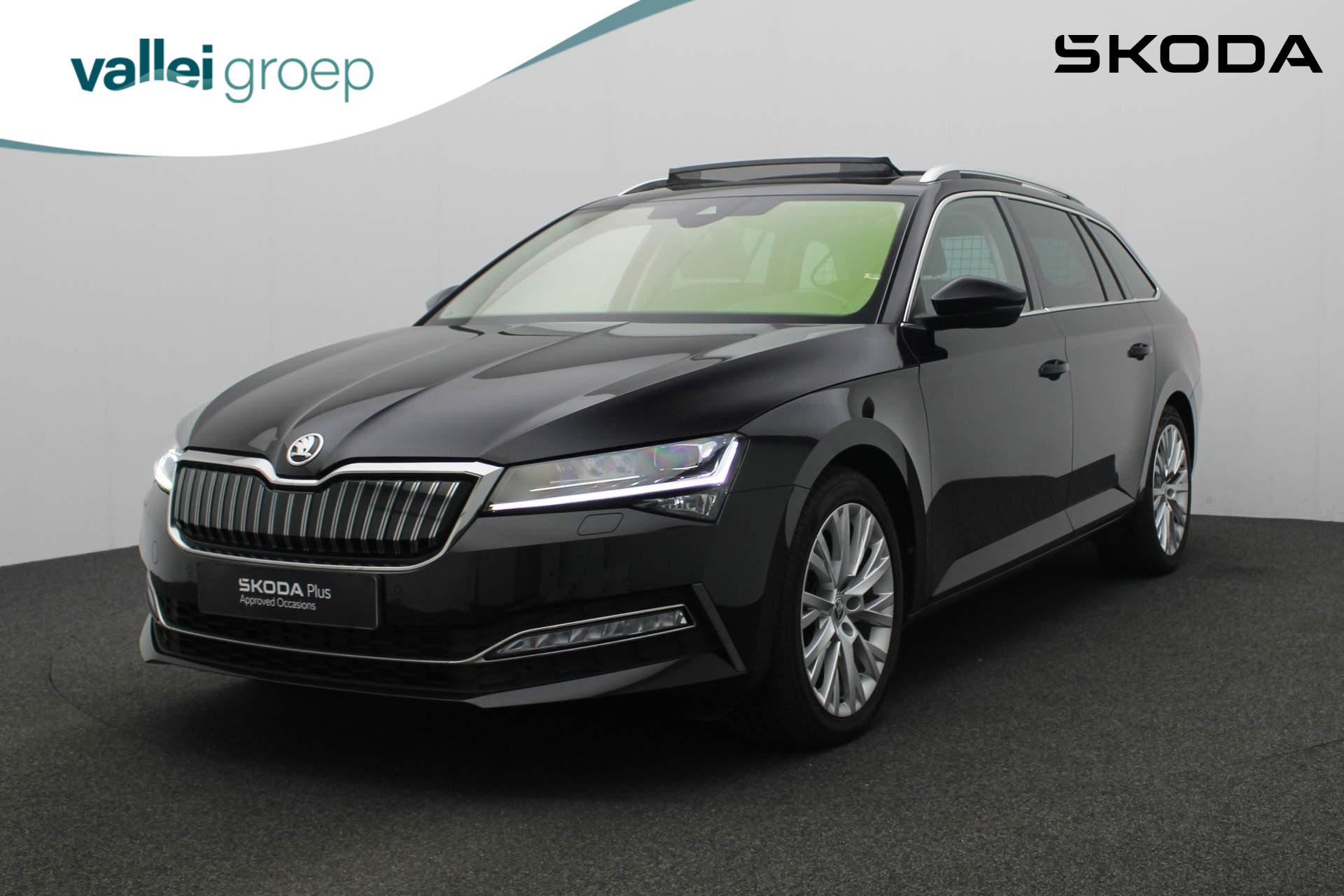 Skoda Superb Combi 1.4 TSI iV 218 DSG Style | Pano | Parkeersensoren | Stoelverwarming | Cruise |18 inch