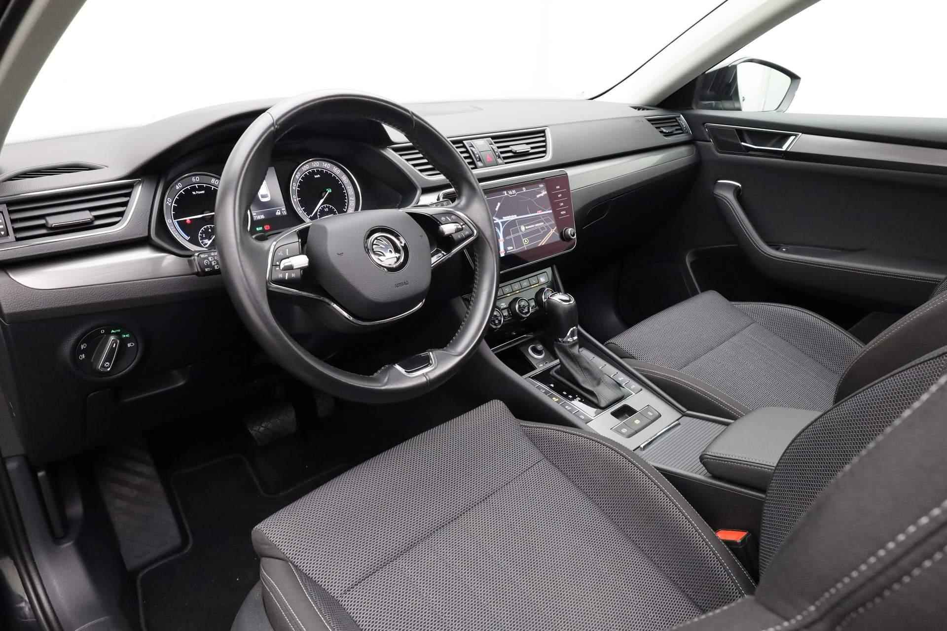 Skoda Superb Combi 1.4 TSI iV 218 DSG Style | Pano | Parkeersensoren | Stoelverwarming | Cruise |18 inch - 2/44