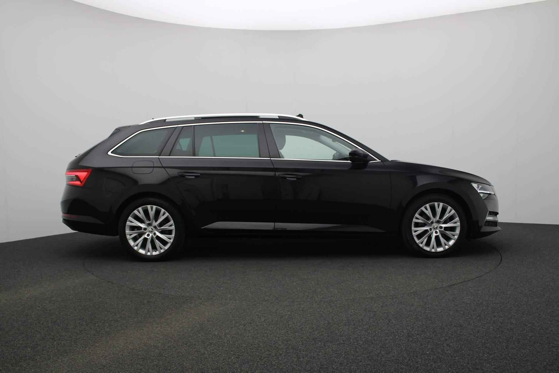 Skoda Superb Combi 1.4 TSI iV 218 DSG Style | Pano | Parkeersensoren | Stoelverwarming | Cruise |18 inch - 21/44