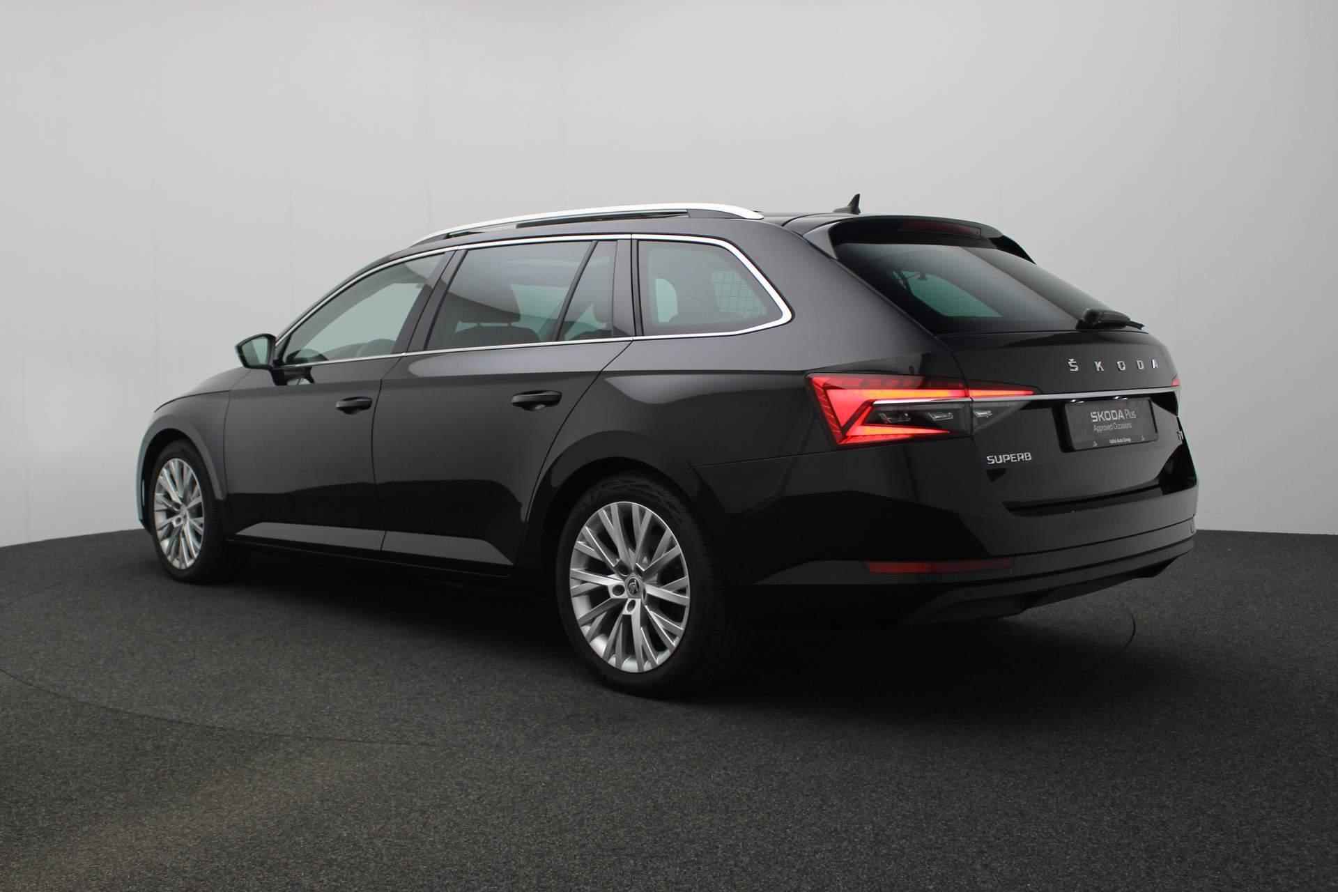 Skoda Superb Combi 1.4 TSI iV 218 DSG Style | Pano | Parkeersensoren | Stoelverwarming | Cruise |18 inch - 36/44