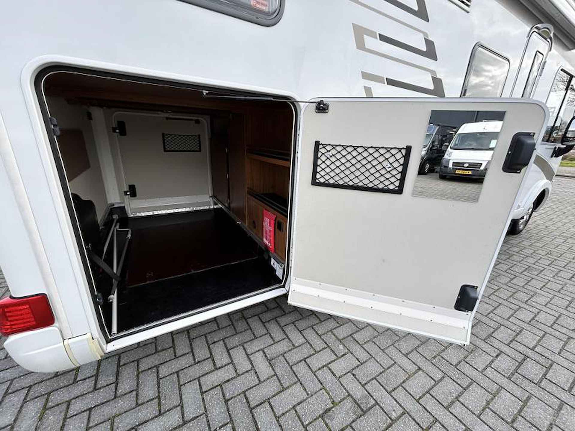 Hymer Exsis-I 474 enkele-bedden/automaat - 7/25