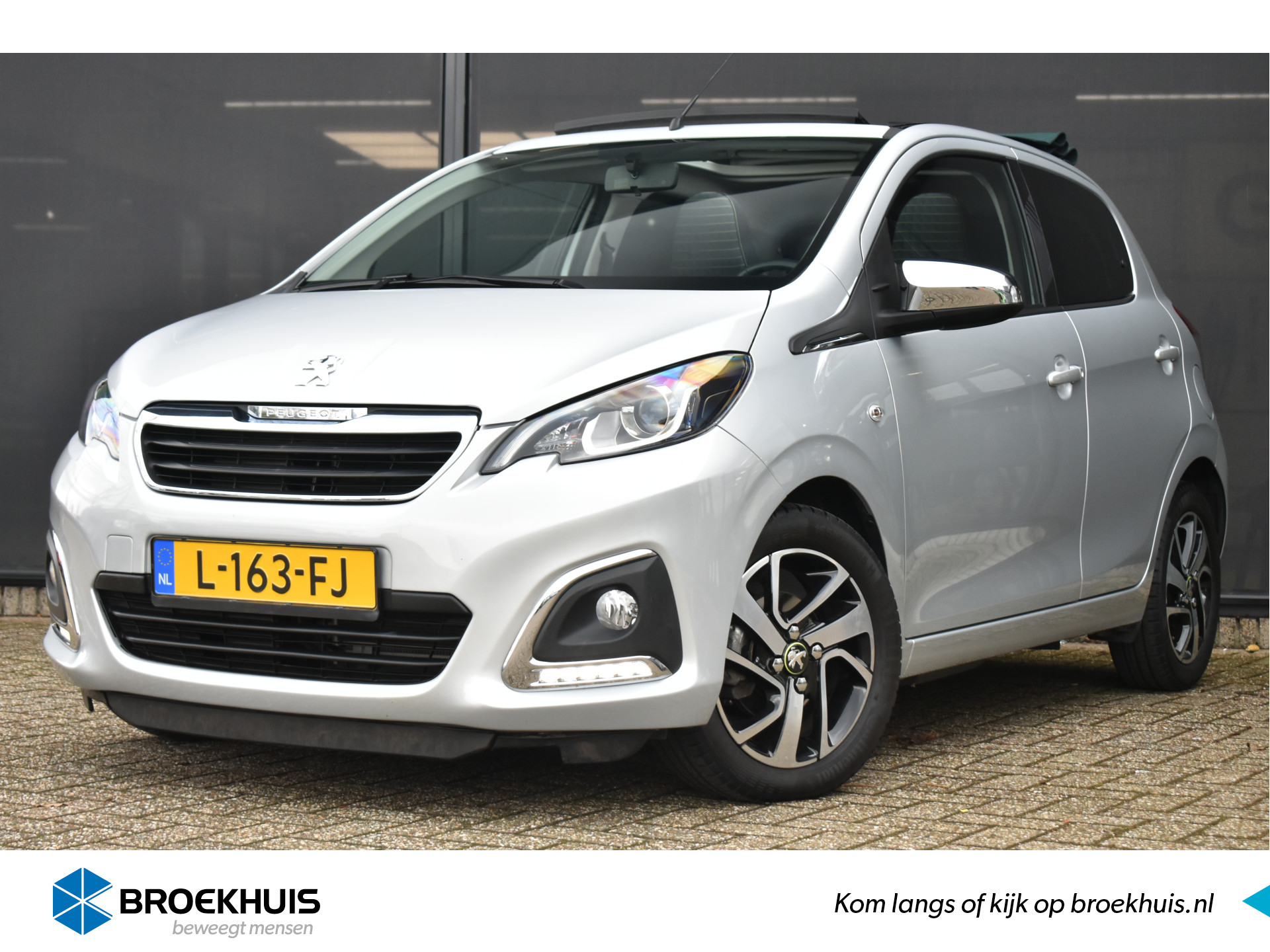Peugeot 108 1.0 e-VTi Collection TOP! | Cabrio | Nieuwstaat! | Navigatie by App | Stoelverwarming | Cruise Control | Uniek KM-stand! | Deale bij viaBOVAG.nl