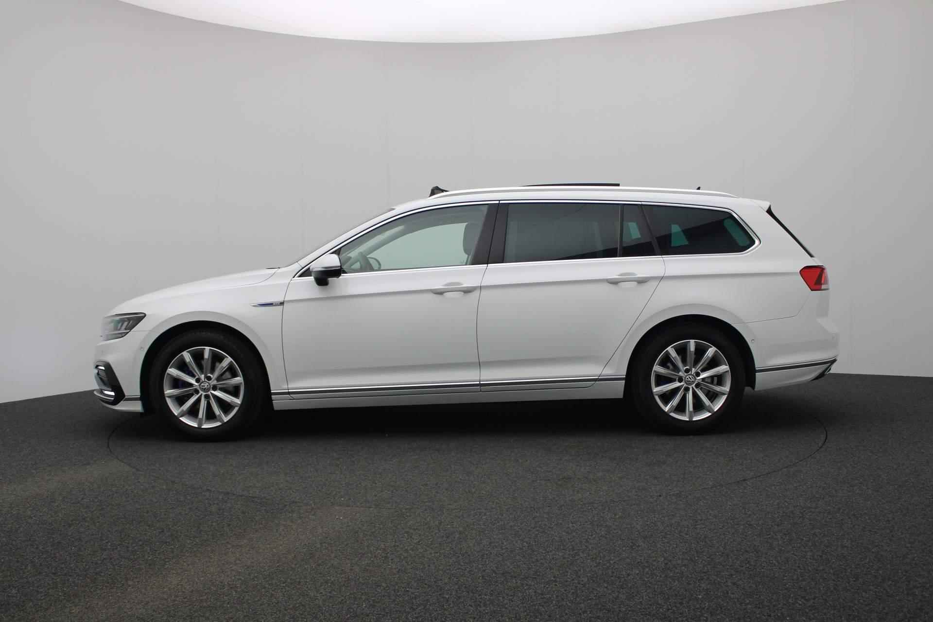 Volkswagen Passat Variant 1.4 TSI 218PK DSG PHEV GTE Business | Pano | Adaptief onderstel | Dynaudio | Keyless | Navi Discover Pro | ACC | Camera | 17 inch - 23/46