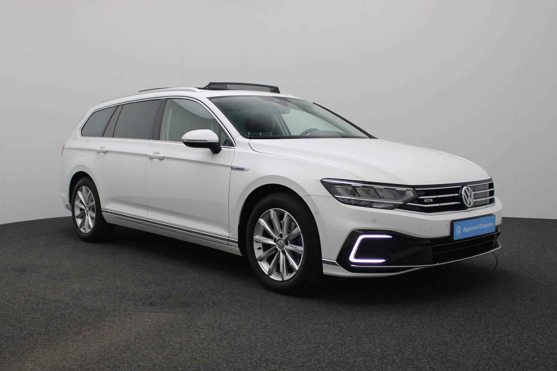 Volkswagen Passat Variant 1.4 TSI 218PK DSG PHEV GTE Business | Pano | Adaptief onderstel | Dynaudio | Keyless | Navi Discover Pro | ACC | Camera | 17 inch - 38/46