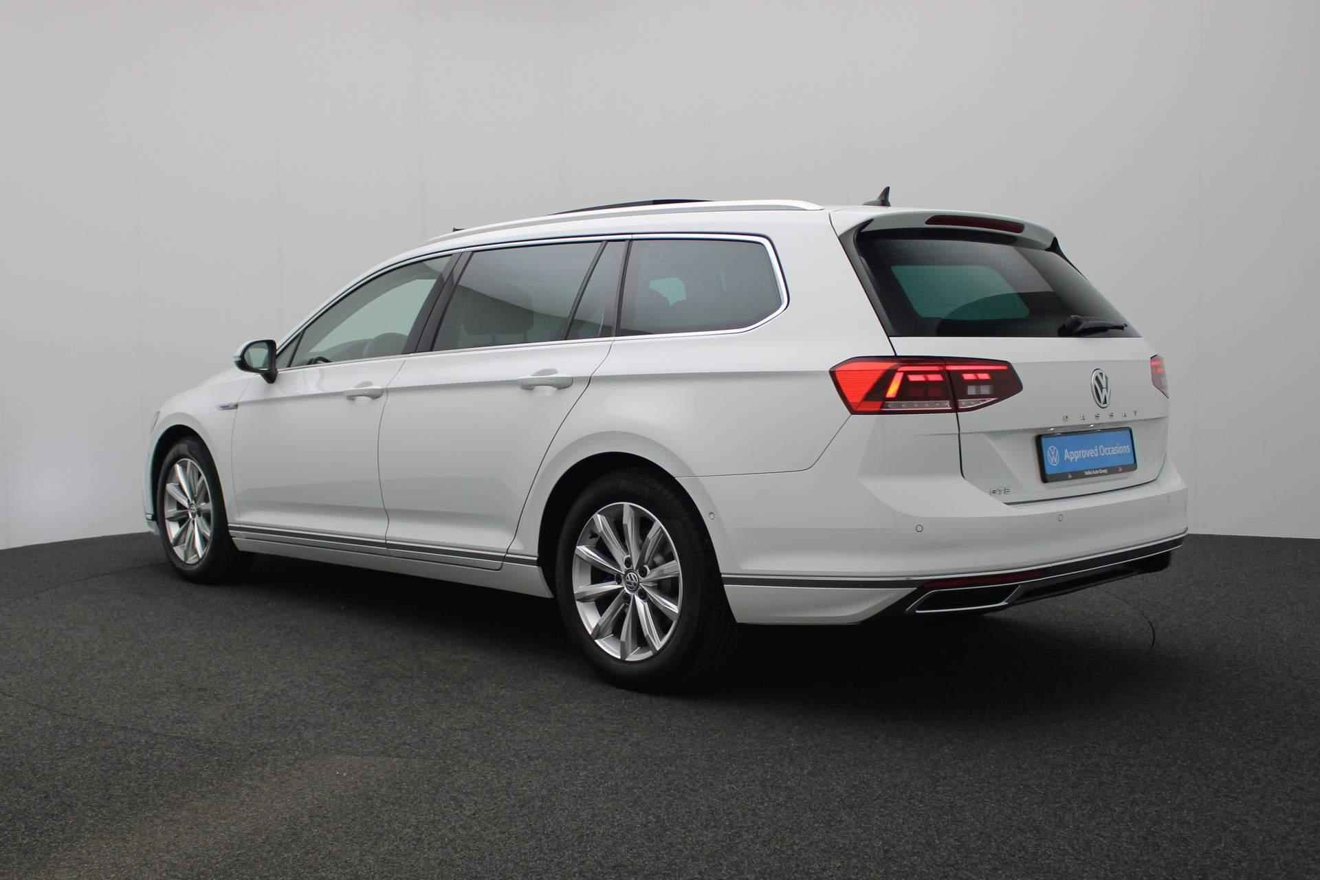 Volkswagen Passat Variant 1.4 TSI 218PK DSG PHEV GTE Business | Pano | Adaptief onderstel | Dynaudio | Keyless | Navi Discover Pro | ACC | Camera | 17 inch - 39/46