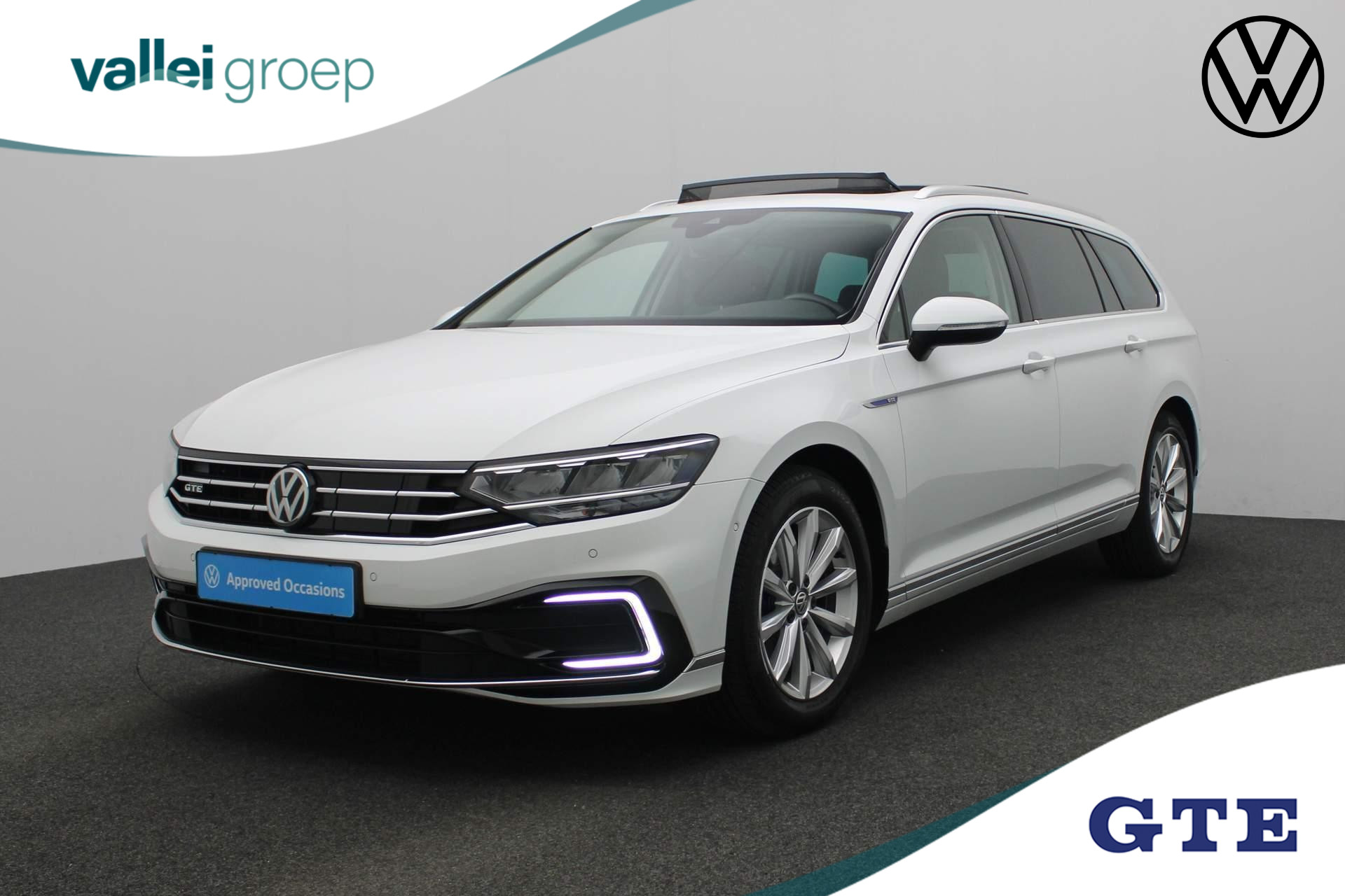 Volkswagen Passat Variant 1.4 TSI 218PK DSG PHEV GTE Business | Pano | Adaptief onderstel | Dynaudio | Keyless | Navi Discover Pro | ACC | Camera | 17 inch