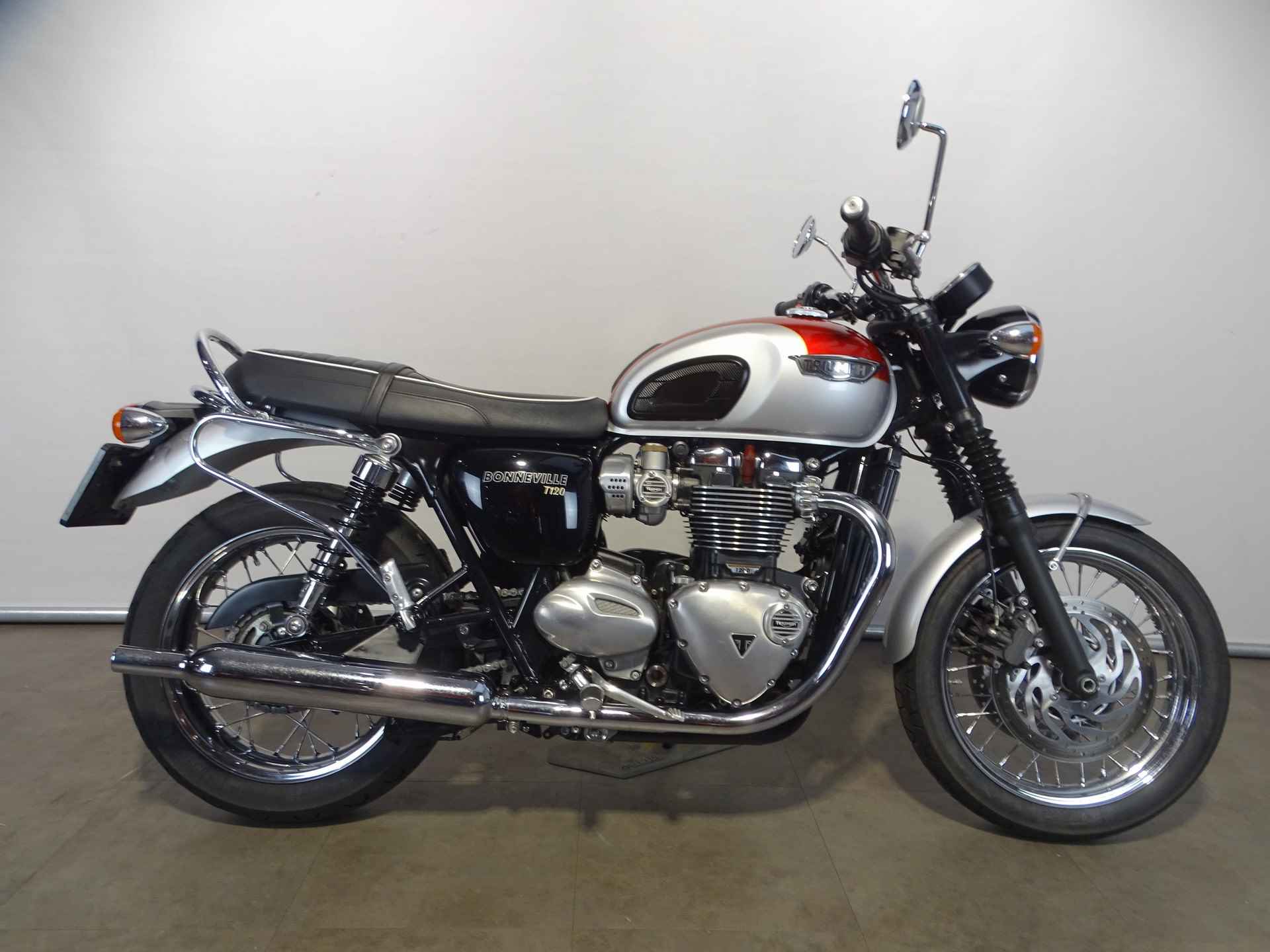 Triumph BONNEVILLE T 120