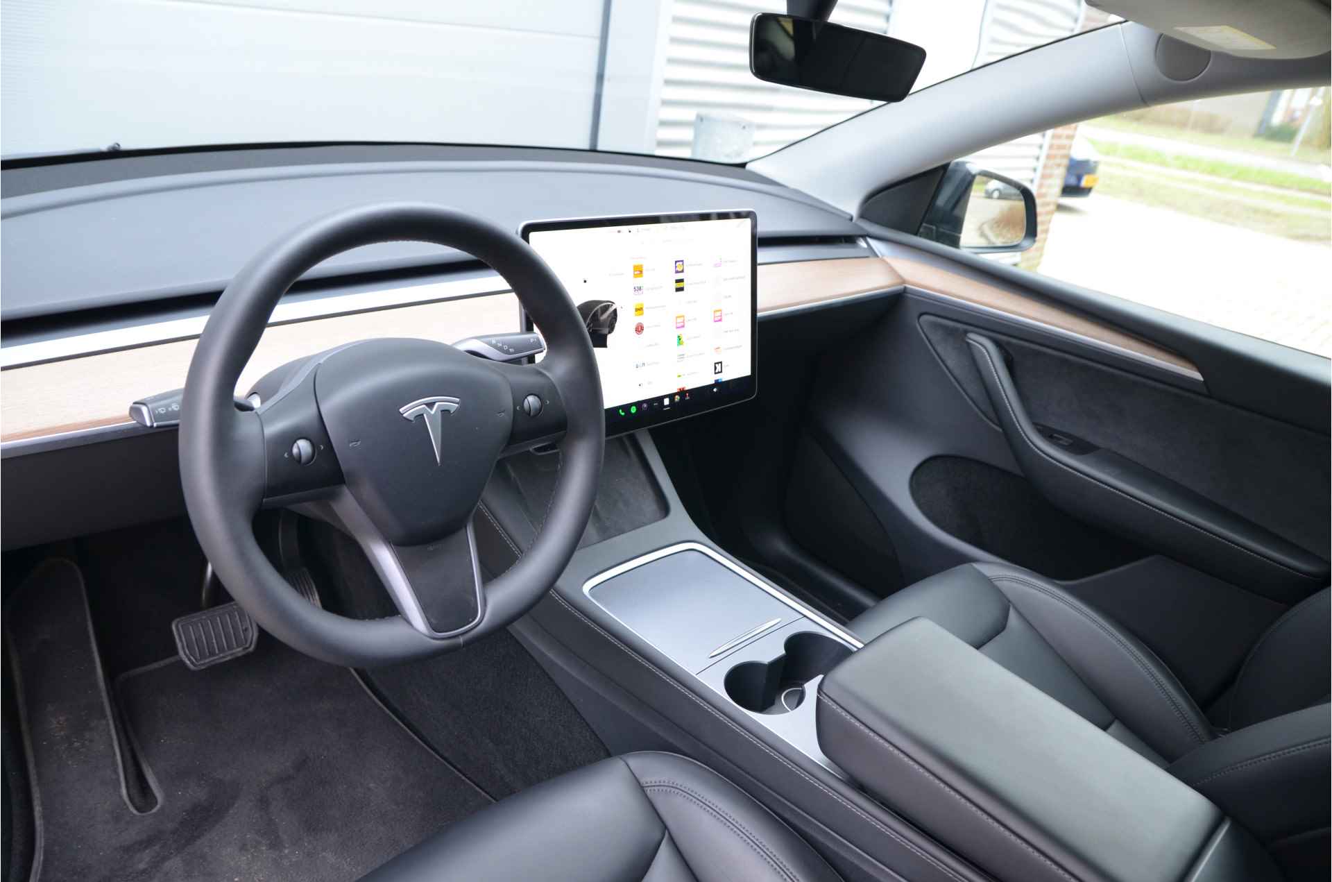 Tesla Model Y Long Range AWD 75 kWh Trekhaak (1.600kg), 20" Alu, AutoPilot - 10/35