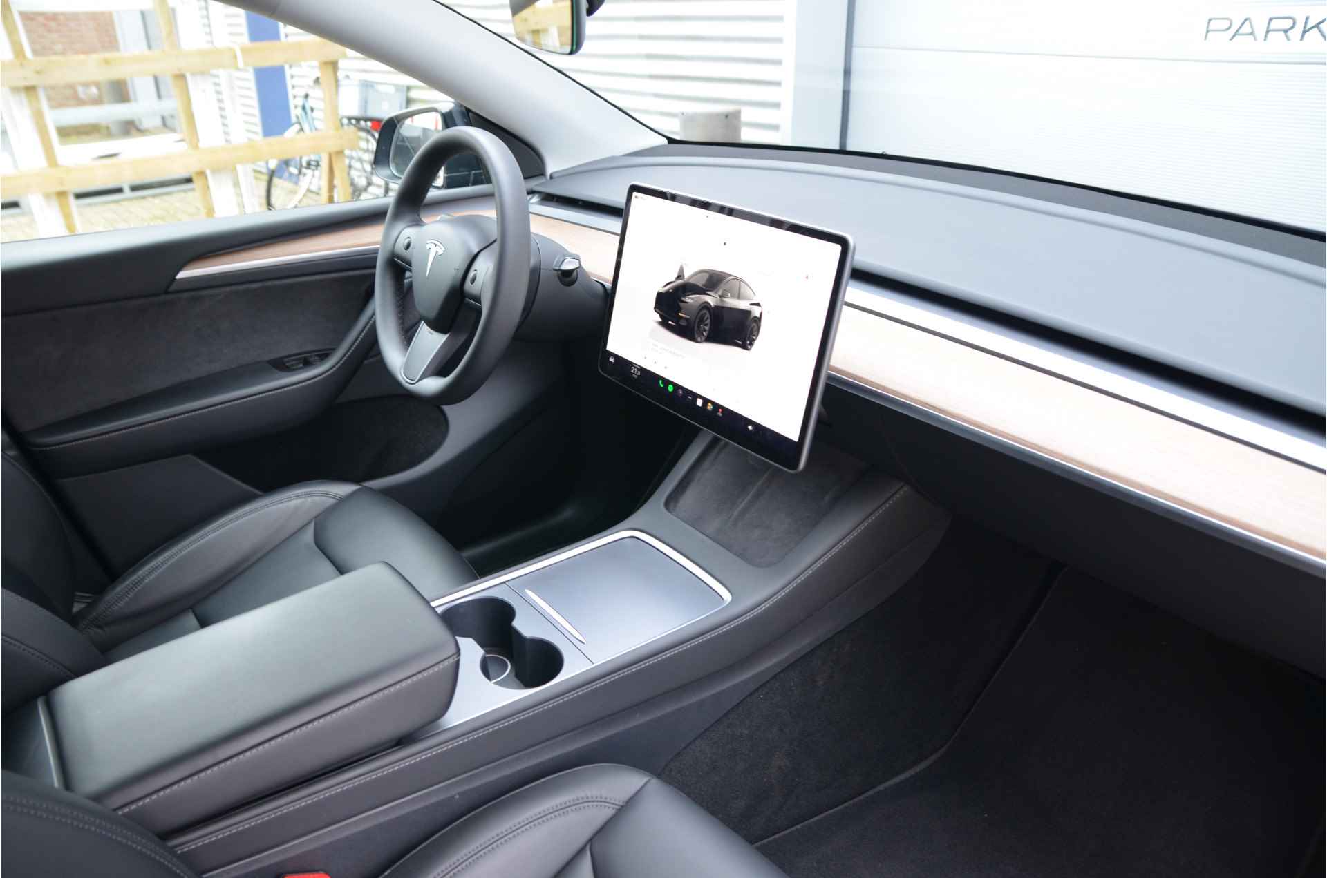 Tesla Model Y Long Range AWD 75 kWh Trekhaak (1.600kg), 20" Alu, AutoPilot - 11/35