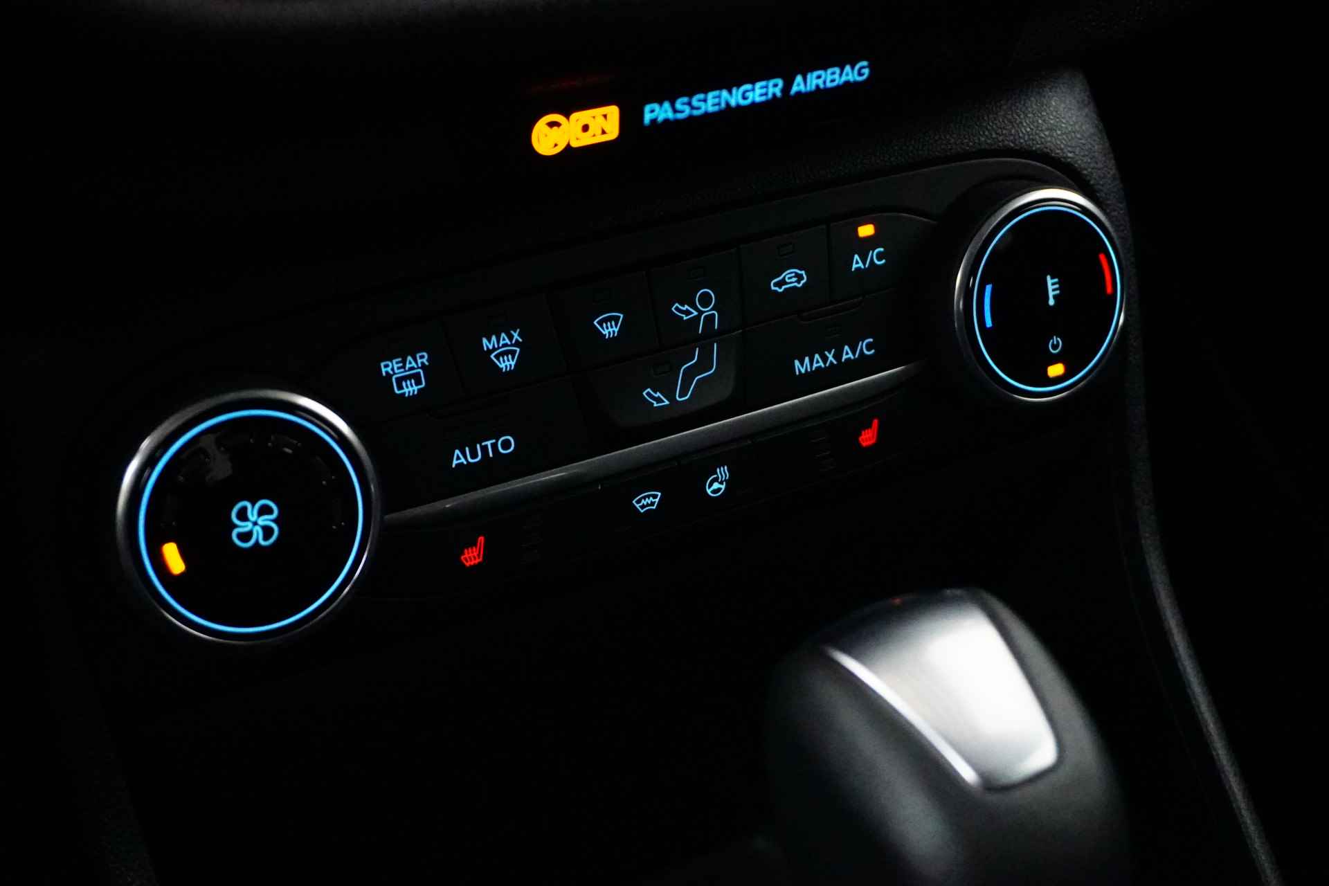 Ford Fiesta 1.0EB HYBRID ACTIVE AUTOMAAT | WINTERPACK | CAMERA | STANDVERWARMING | NAVI | LED | CRUISE | - 19/29