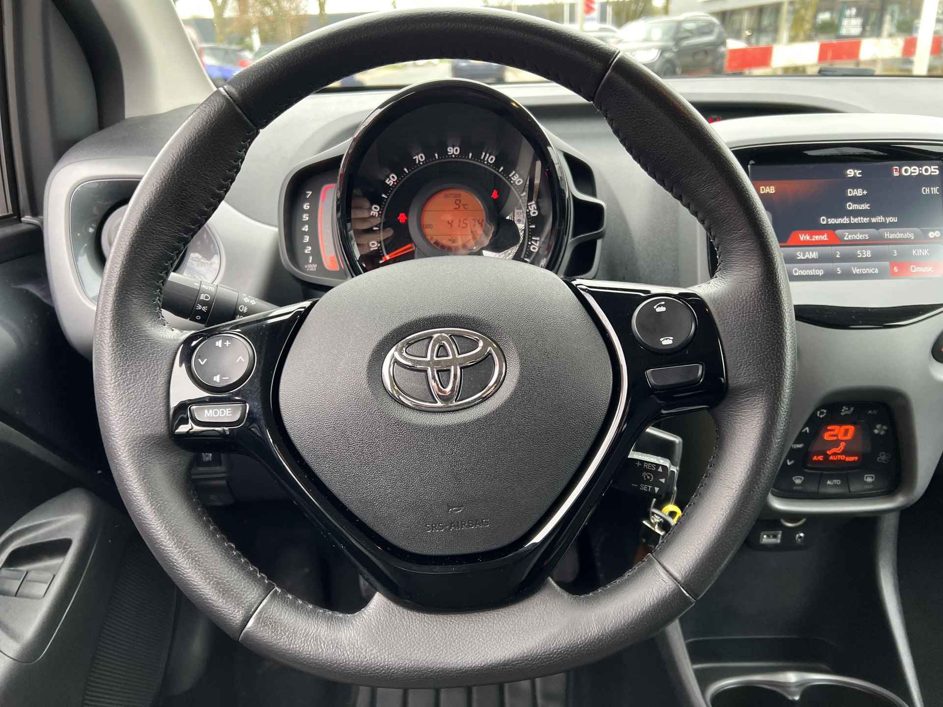 Toyota Aygo 1.0 VVT-i x-joy - 16/30