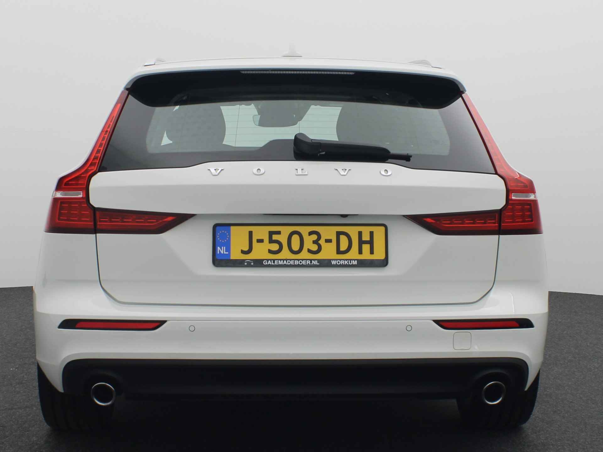 Volvo V60 2.0 T4 Momentum PANORAMADAK / FULL LED / CARPLAY / HARMAN-KARDON / CAMERA / DAB+ / NL-AUTO - 5/50