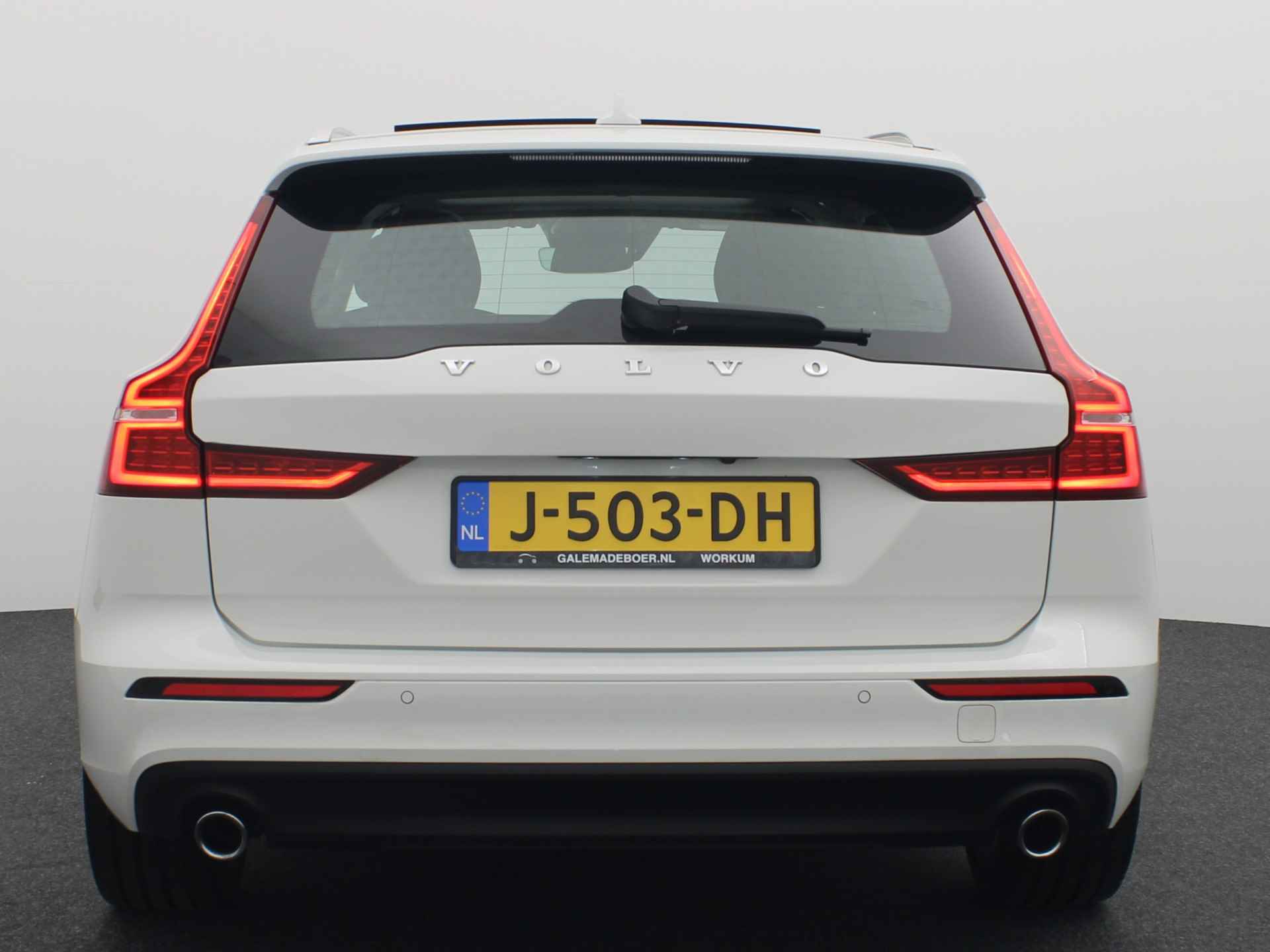 Volvo V60 2.0 T4 Momentum PANORAMADAK / FULL LED / CARPLAY / HARMAN-KARDON / CAMERA / DAB+ / NL-AUTO - 6/50