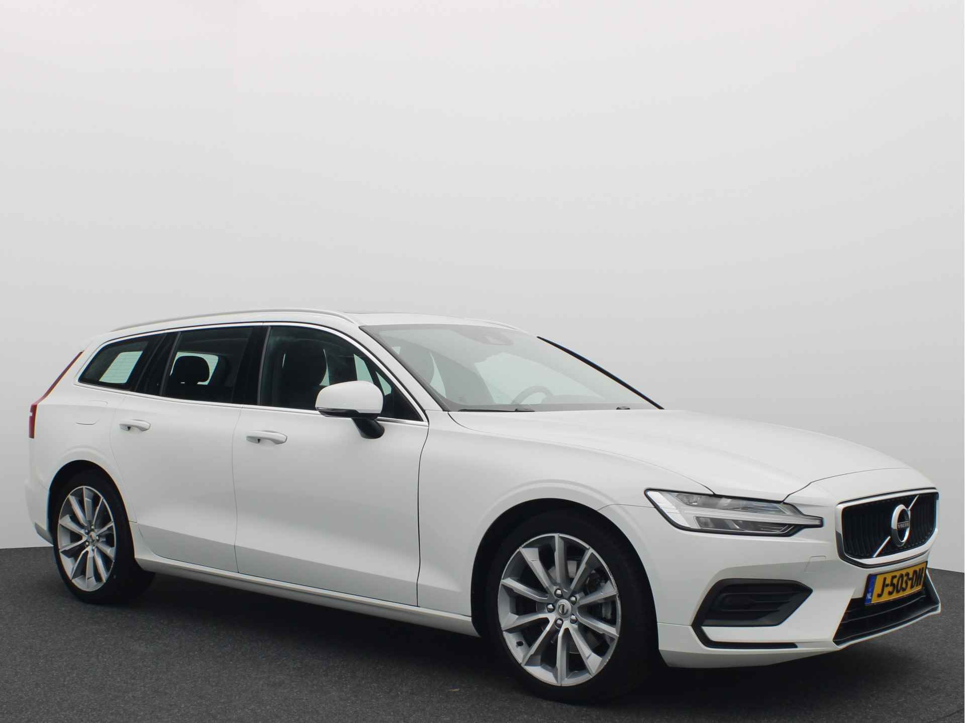 Volvo V60 2.0 T4 Momentum PANORAMADAK / FULL LED / CARPLAY / HARMAN-KARDON / CAMERA / DAB+ / NL-AUTO - 21/50