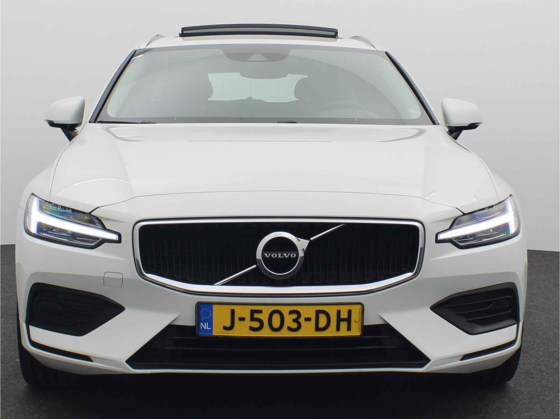 Volvo V60 2.0 T4 Momentum PANORAMADAK / FULL LED / CARPLAY / HARMAN-KARDON / CAMERA / DAB+ / NL-AUTO - 23/50