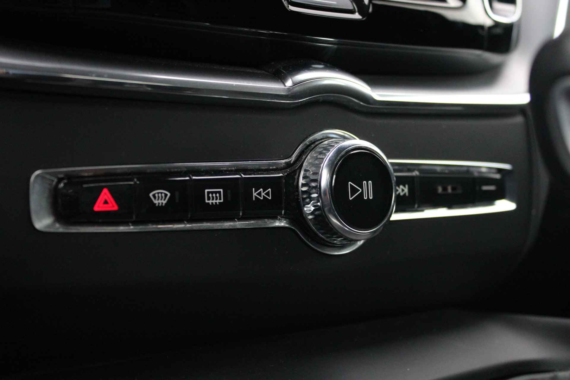Volvo XC60 T5 Momentum Pro | Cruise Control | Elekt stoel | Leder | Keyless | Camera | Parkeerhulp | Trekhaak - 26/38