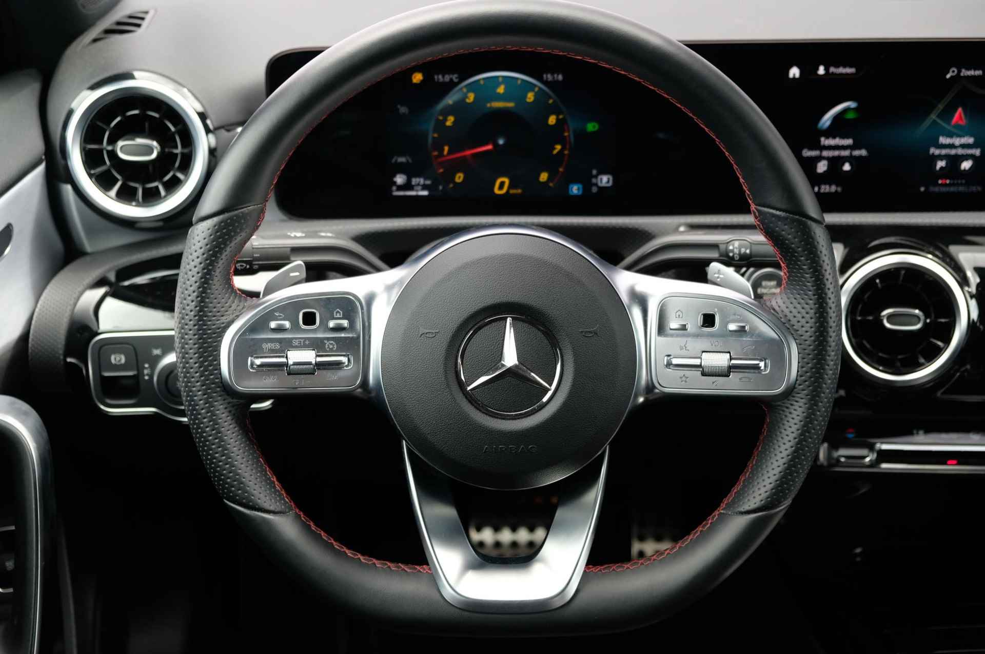 Mercedes-Benz A-klasse 200 AMG Line | Cruise Control | PDC | Camera | Navigatie | DAB+ | Stoel Verwarming | Led-Verlichting | Lichtmetaal | - 3/29