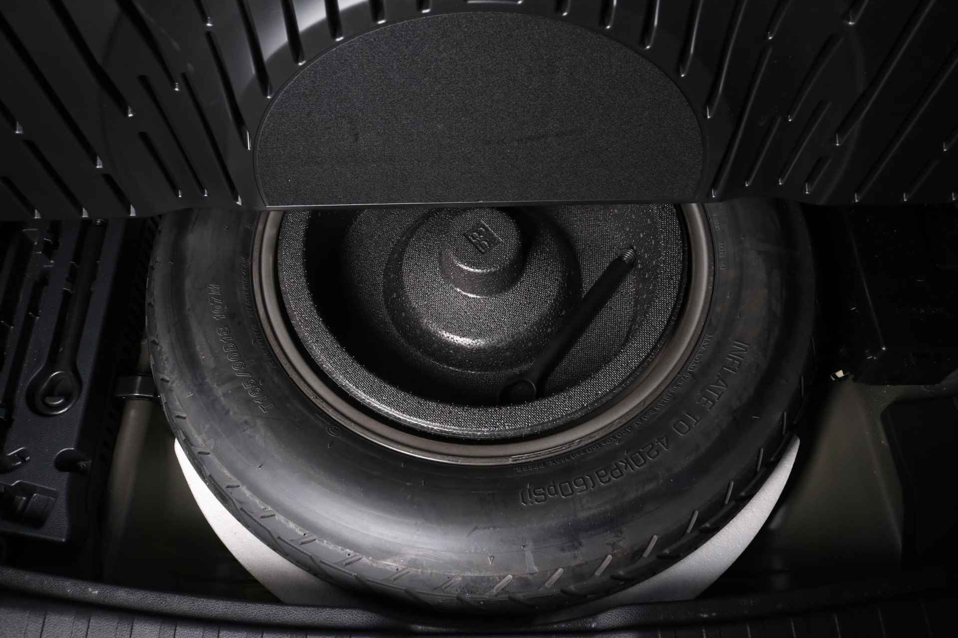 Toyota RAV4 2.5 Plug-in Hybrid AWD Style, JBL, 360 Camera, DAB , Stoel-stuur-ruitverwarming, Gratis bearlock!! - 33/43