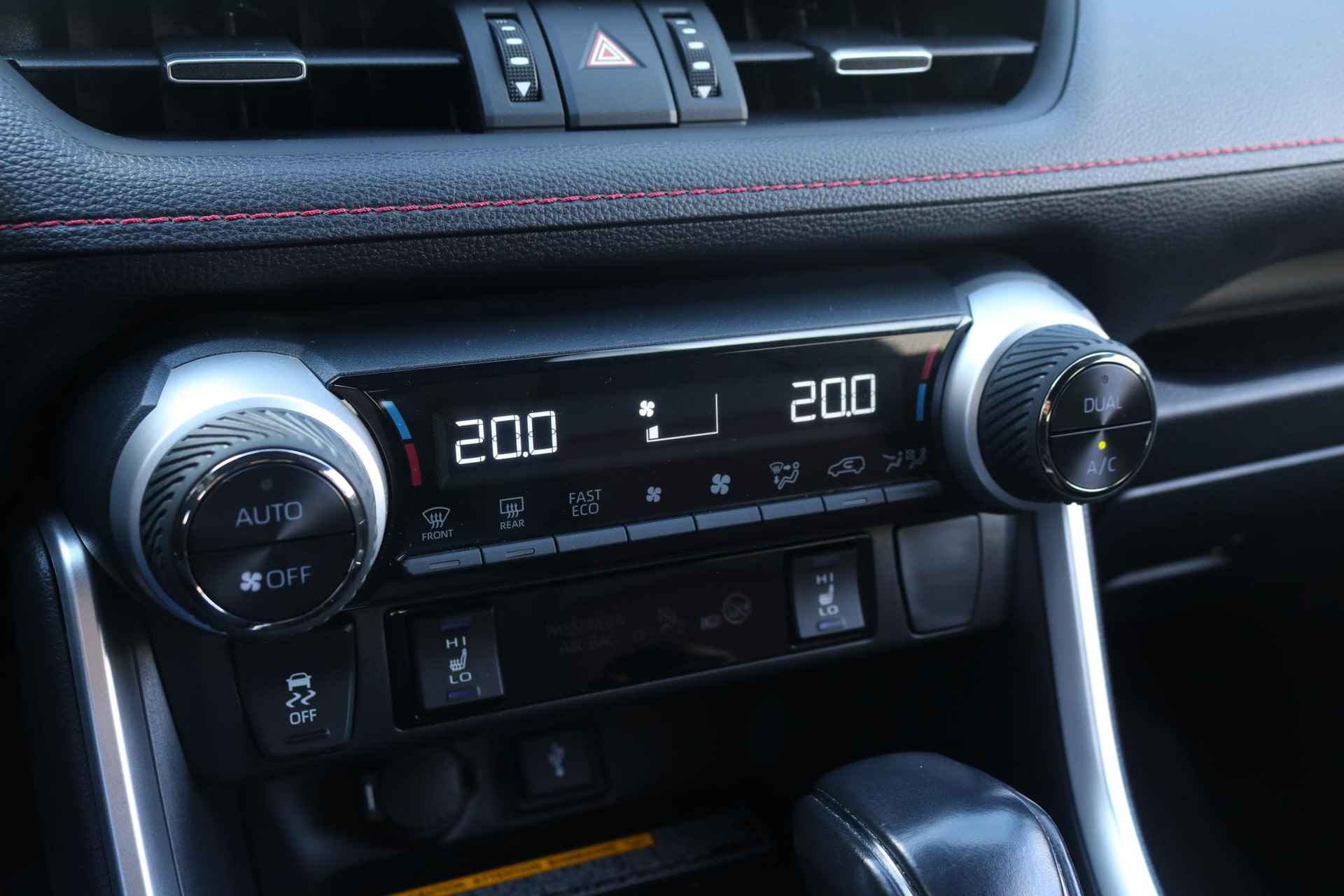 Toyota RAV4 2.5 Plug-in Hybrid AWD Style, JBL, 360 Camera, DAB , Stoel-stuur-ruitverwarming, Gratis bearlock!! - 35/43
