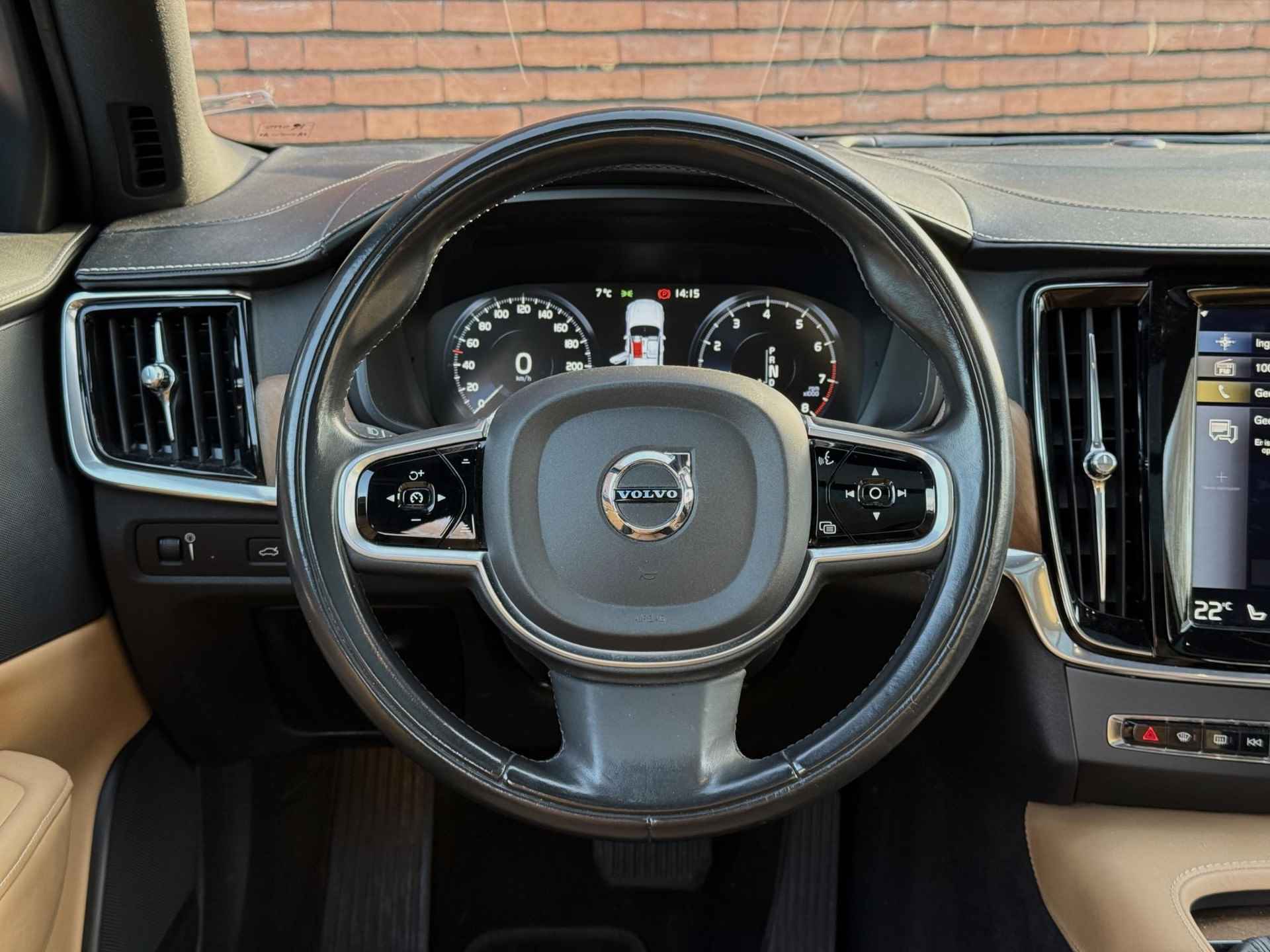 Volvo V90 T5 AUT8 255PK Inscription Panorama Dak | Standkachel | Verwarmbare Voor- Achterstoelen | Navigatiesysteem | Massagefunctie in Voorstoelen | Keyless Entry | Achteruitrijcamera | Verwarmbaar Stuurwiel | Dodehoekdetectie Met Correctie | Adaptieve Cruise Control | Head-Up Display - 17/27