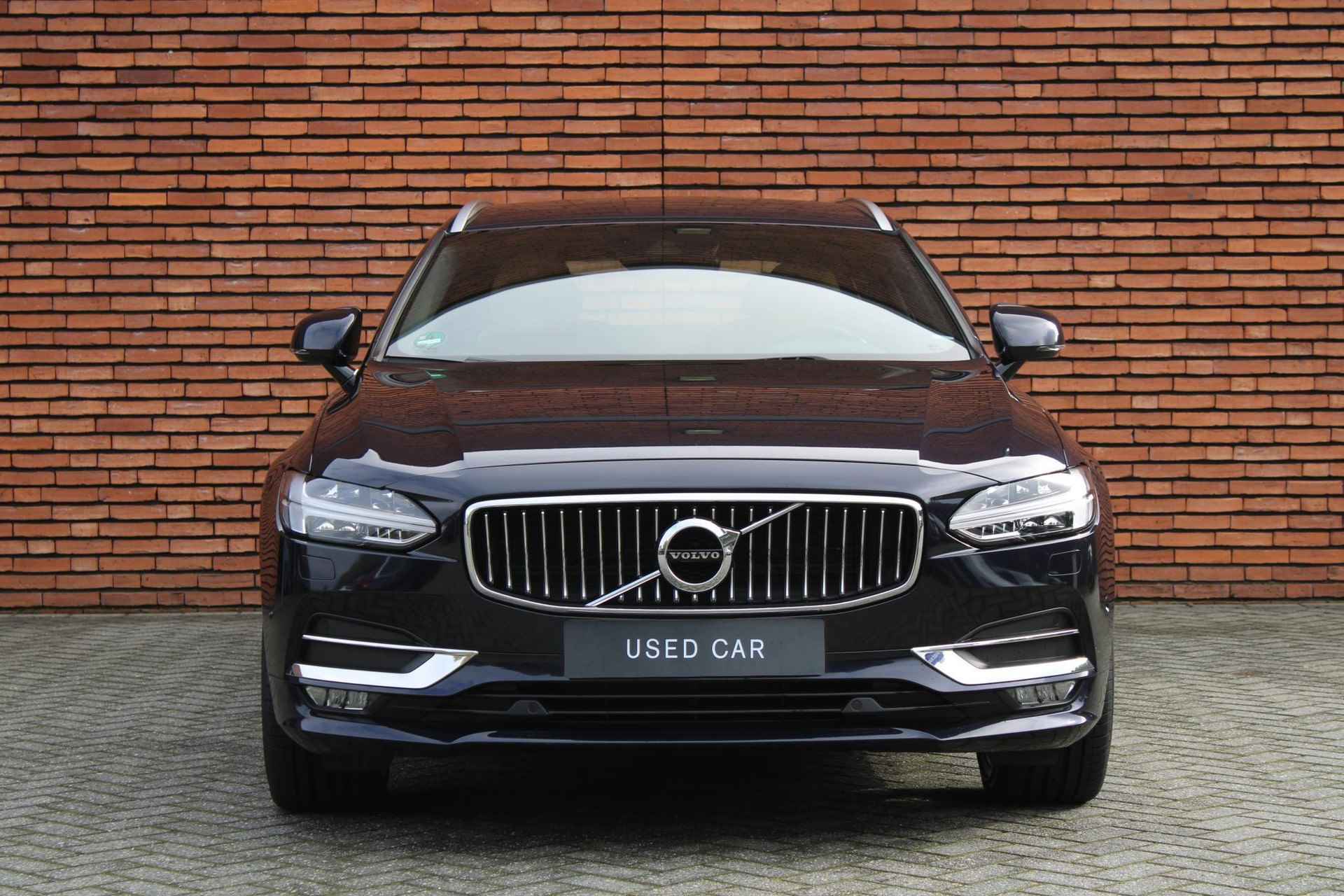 Volvo V90 T5 AUT8 255PK Inscription Panorama Dak | Standkachel | Verwarmbare Voor- Achterstoelen | Navigatiesysteem | Massagefunctie in Voorstoelen | Keyless Entry | Achteruitrijcamera | Verwarmbaar Stuurwiel | Dodehoekdetectie Met Correctie | Adaptieve Cruise Control | Head-Up Display - 22/27