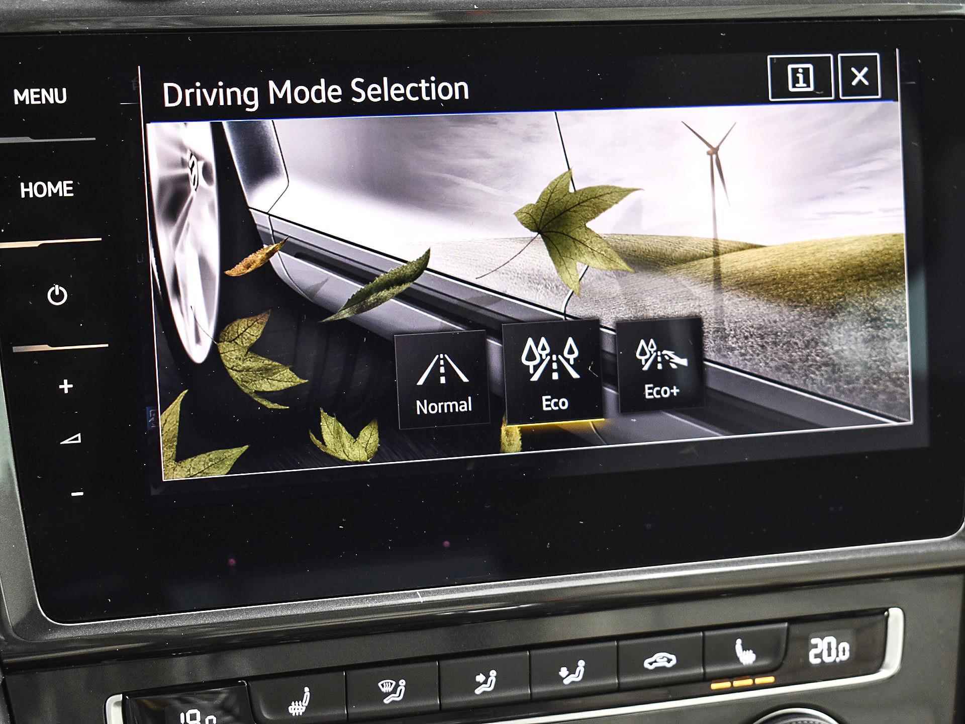 Volkswagen e-Golf e-Golf | Navigatie | Dodehoeksensor | Leder | Apple Car Play | Info Active Display | Camera | ACC | 12 maanden BOVAG Garantie - 12/31