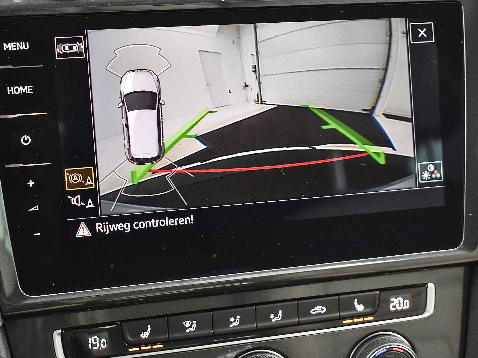 Volkswagen e-Golf e-Golf | Navigatie | Dodehoeksensor | Leder | Apple Car Play | Info Active Display | Camera | ACC | 12 maanden BOVAG Garantie - 26/31