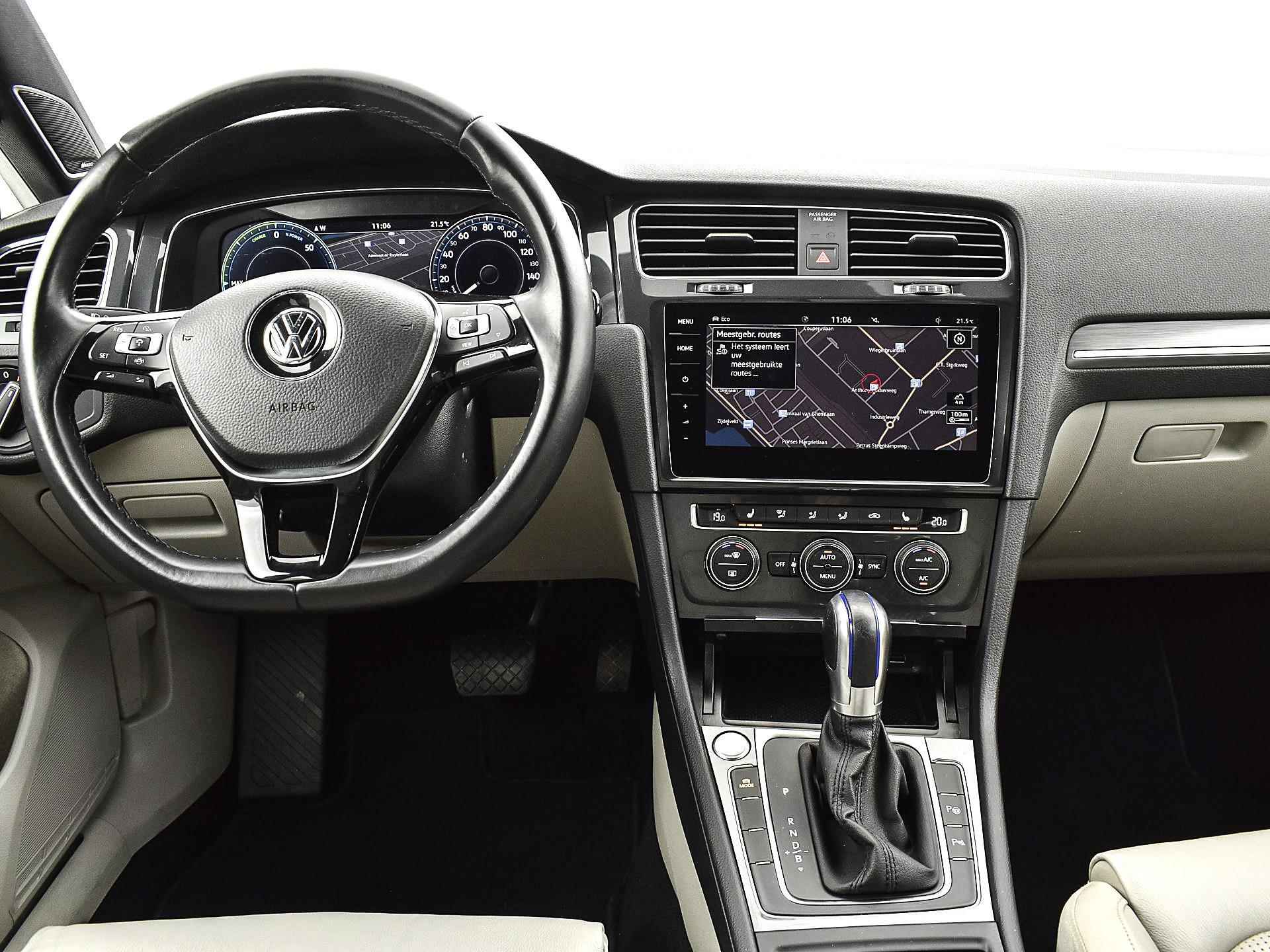 Volkswagen e-Golf e-Golf | Navigatie | Dodehoeksensor | Leder | Apple Car Play | Info Active Display | Camera | ACC | 12 maanden BOVAG Garantie - 29/31