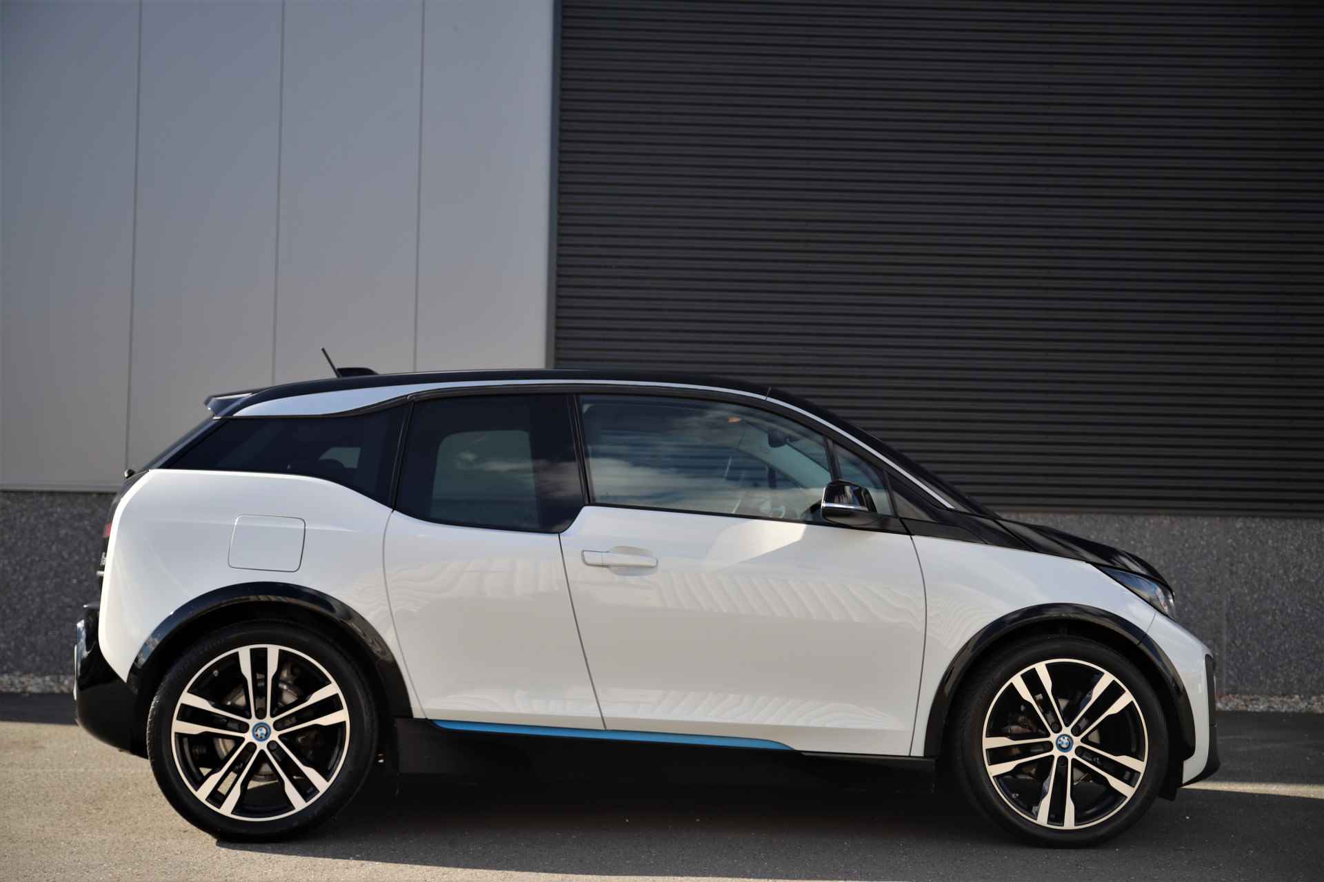 BMW i3 Sport 120Ah/ 42 kWh/Warmtepomp/ 20"/ 3-Fase/Navi-Pro - 15/37