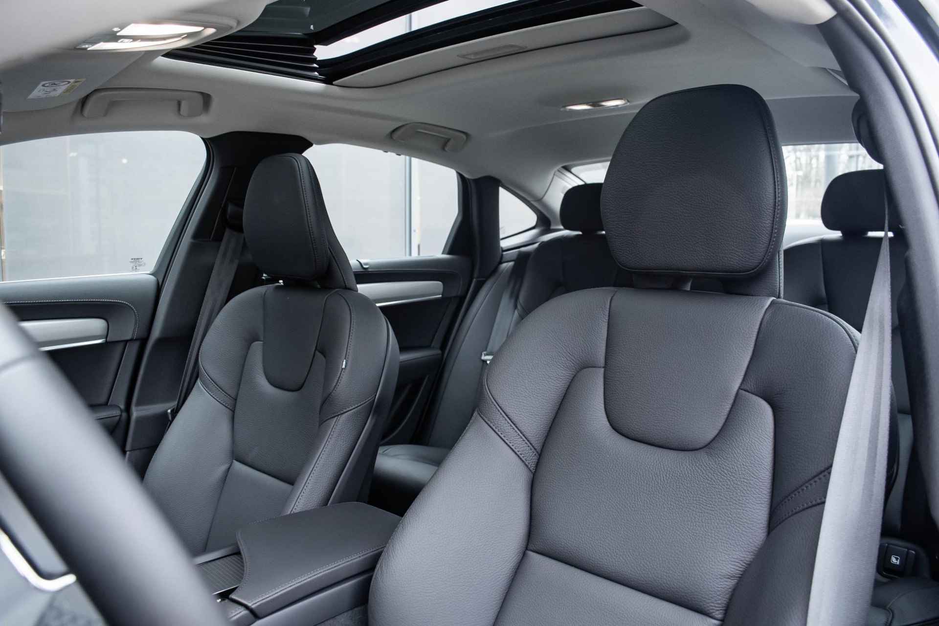 Volvo S90 B5 Ultimate Bright | Panoramadak | Head-up display | 360º camera | Stoelverwarming | Google Infotainment | 20" velgen - 14/32