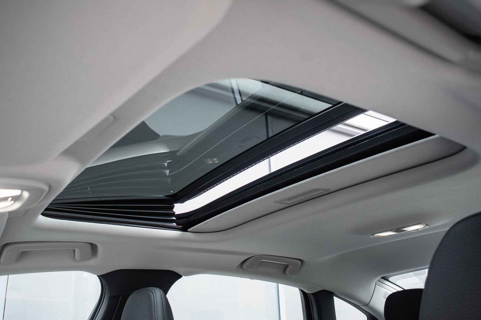 Volvo S90 B5 Ultimate Bright | Panoramadak | Head-up display | 360º camera | Stoelverwarming | Google Infotainment | 20" velgen - 25/32