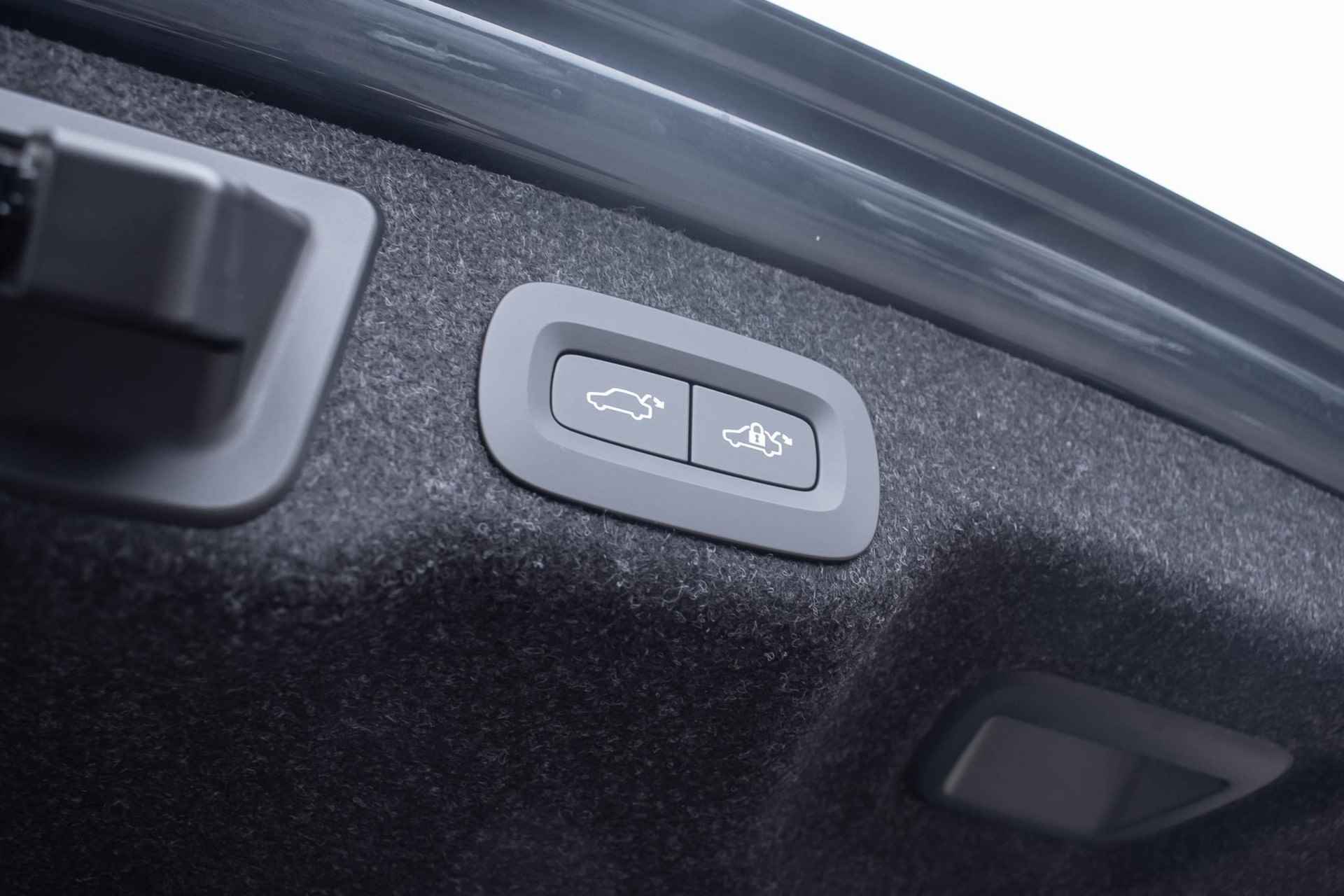 Volvo S90 B5 Ultimate Bright | Panoramadak | Head-up display | 360º camera | Stoelverwarming | Google Infotainment | 20" velgen - 29/32