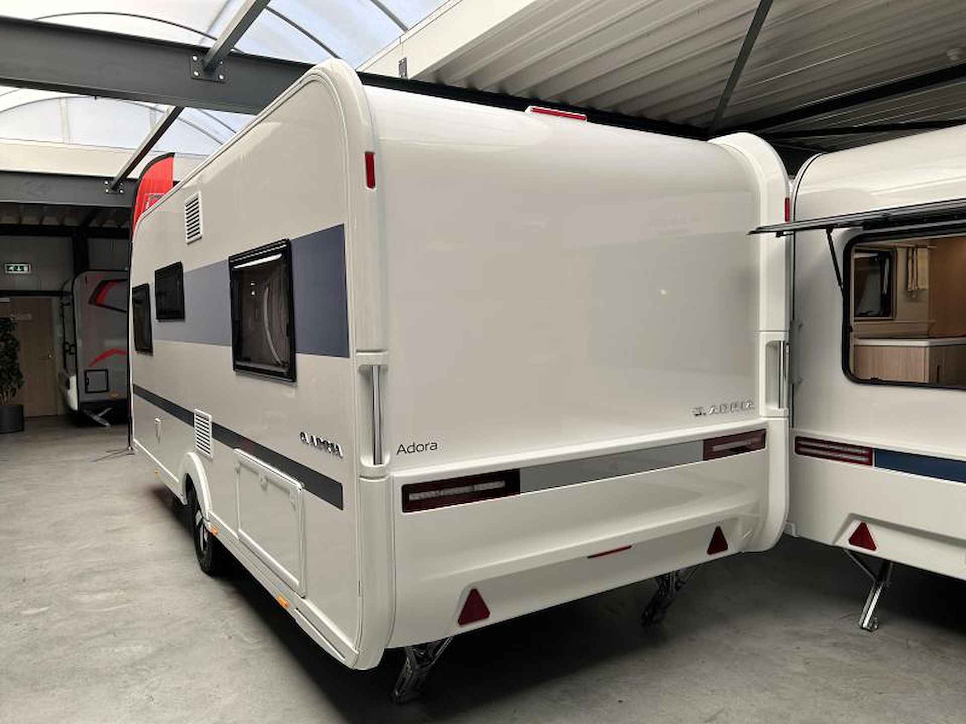 Adria Adora 522 UP 2025 MODEL! - 4/20