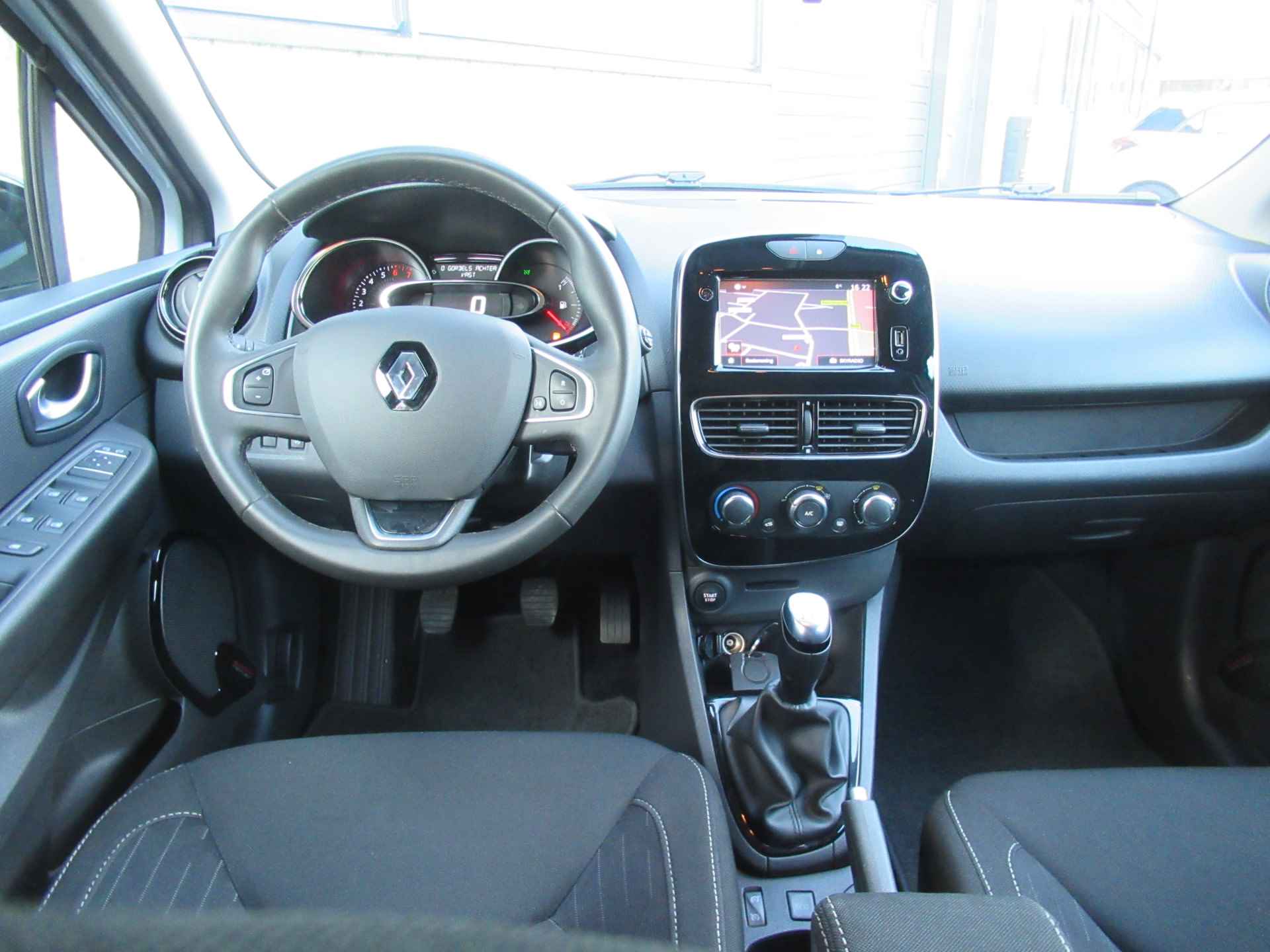 Renault Clio Estate 0.9 TCe Limited 2e eigen | navigatie | cruise | LM velgen | airco | keyless - 21/27