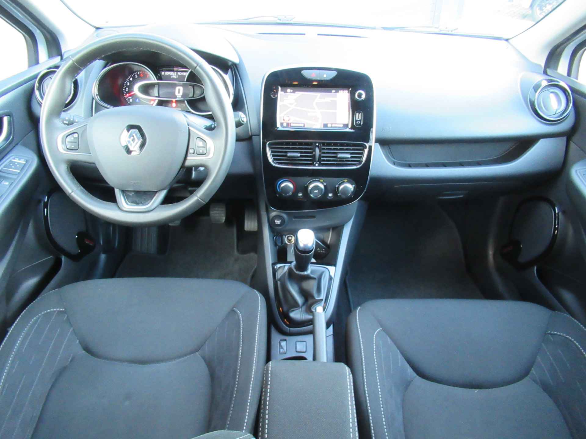 Renault Clio Estate 0.9 TCe Limited 2e eigen | navigatie | cruise | LM velgen | airco | keyless - 22/27