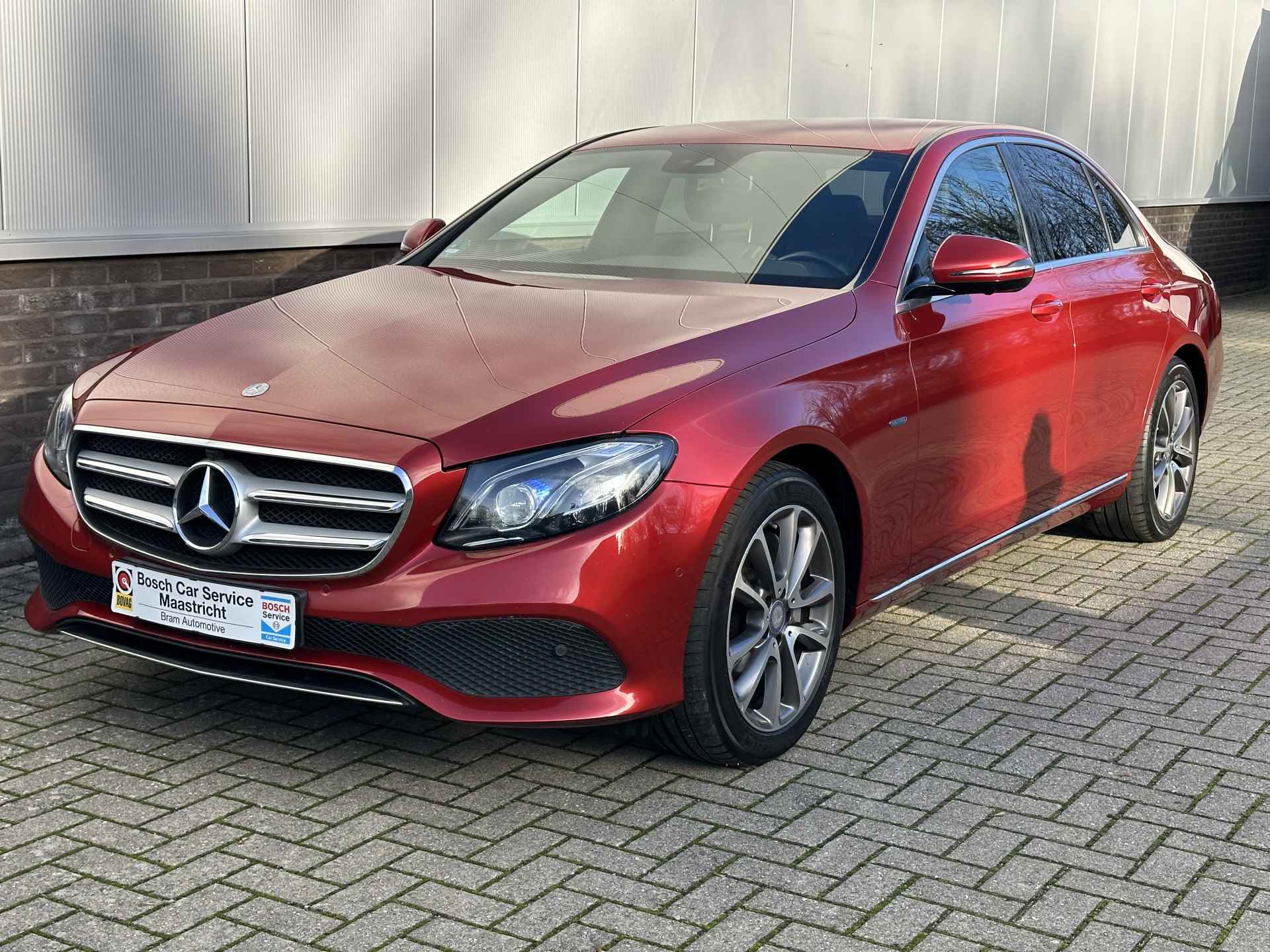 Mercedes-Benz E-Klasse 350 e | Avantgarde | Burmeister | Designo Cardinal |  Interesse, Proefrit? Bel of app met: 06-24 28 28 42 - 11/42