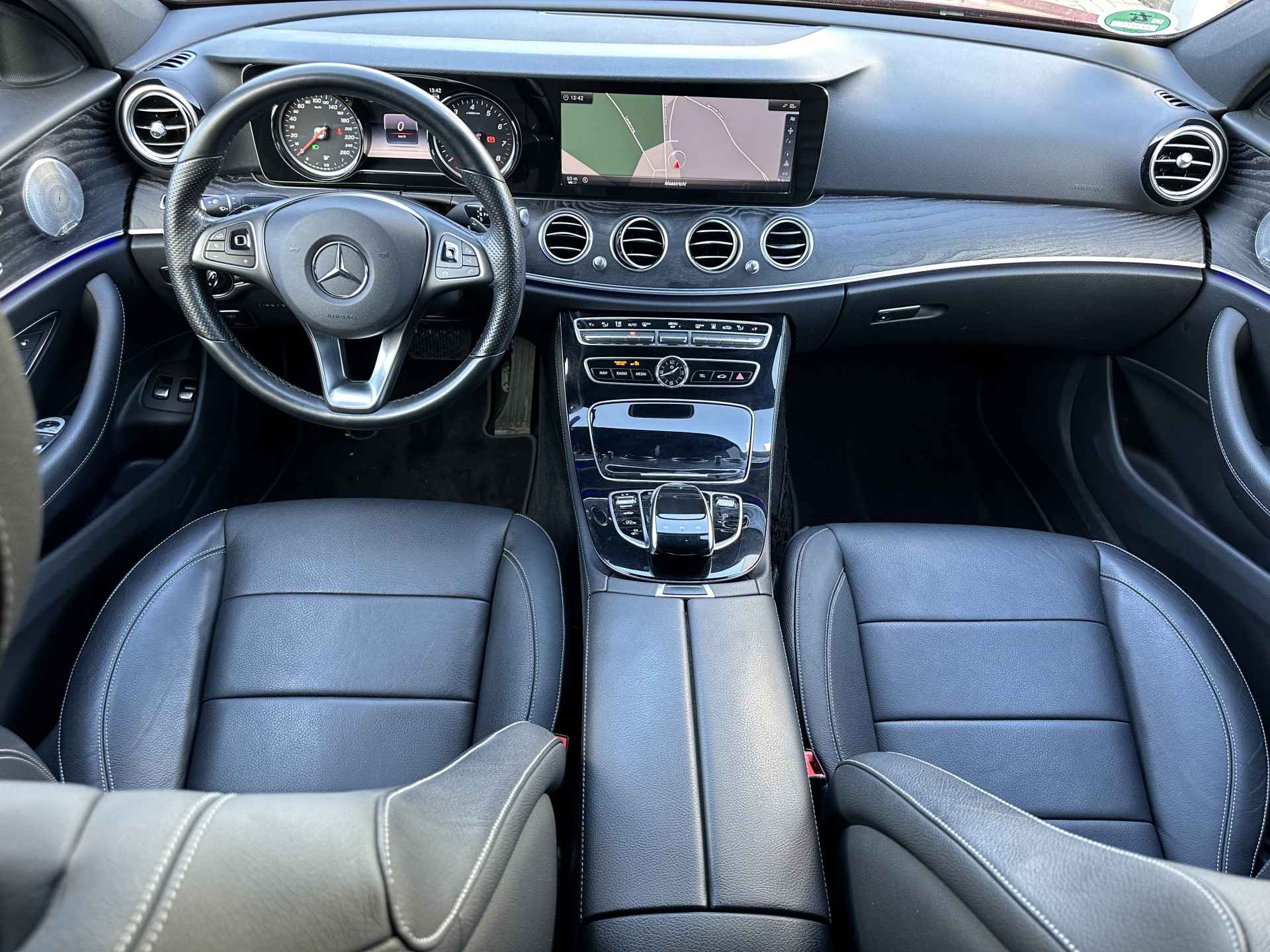 Mercedes-Benz E-Klasse 350 e | Avantgarde | Burmeister | Designo Cardinal |  Interesse, Proefrit? Bel of app met: 06-24 28 28 42 - 14/42