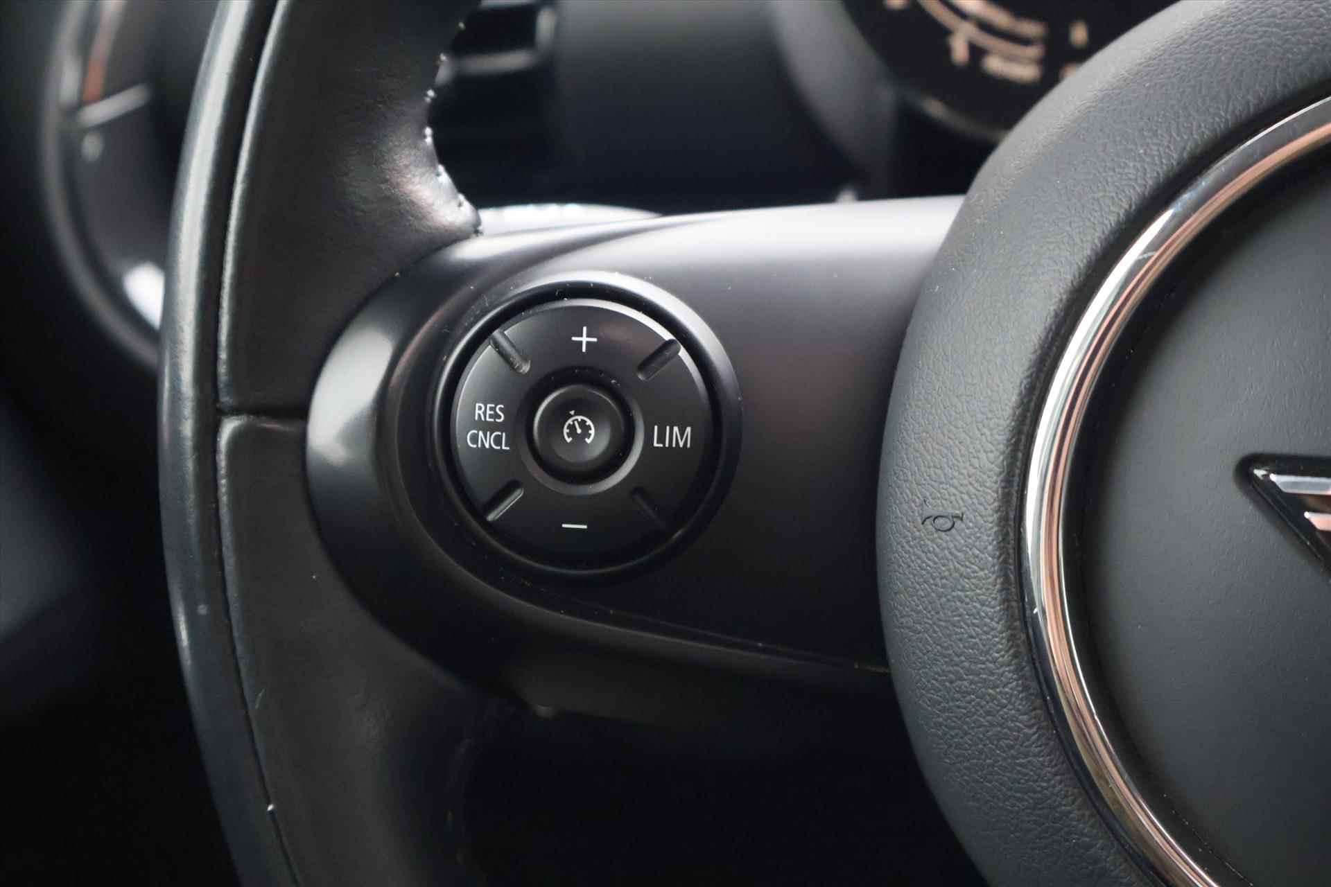 Mini Mini Clubman (f54) 1.5 Business Editon 102pk I Pano I Navi Prof I Virtual Dashboard I Climate - 19/38