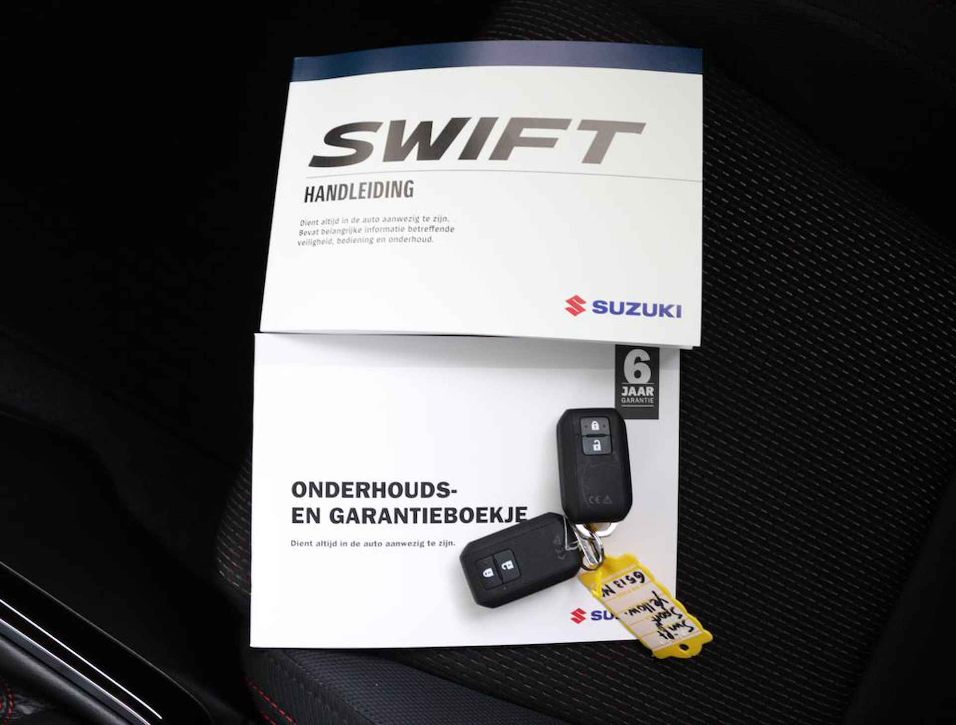 Suzuki Swift 1.4 Sport Smart Hybrid | Nieuwe Auto | 6 Jaar Garantie | Swift Sport | 140 PK | Sportstoelen | Keyless Entry | Navigatie | Stoelverwarming | Champion Yellow | - 22/40