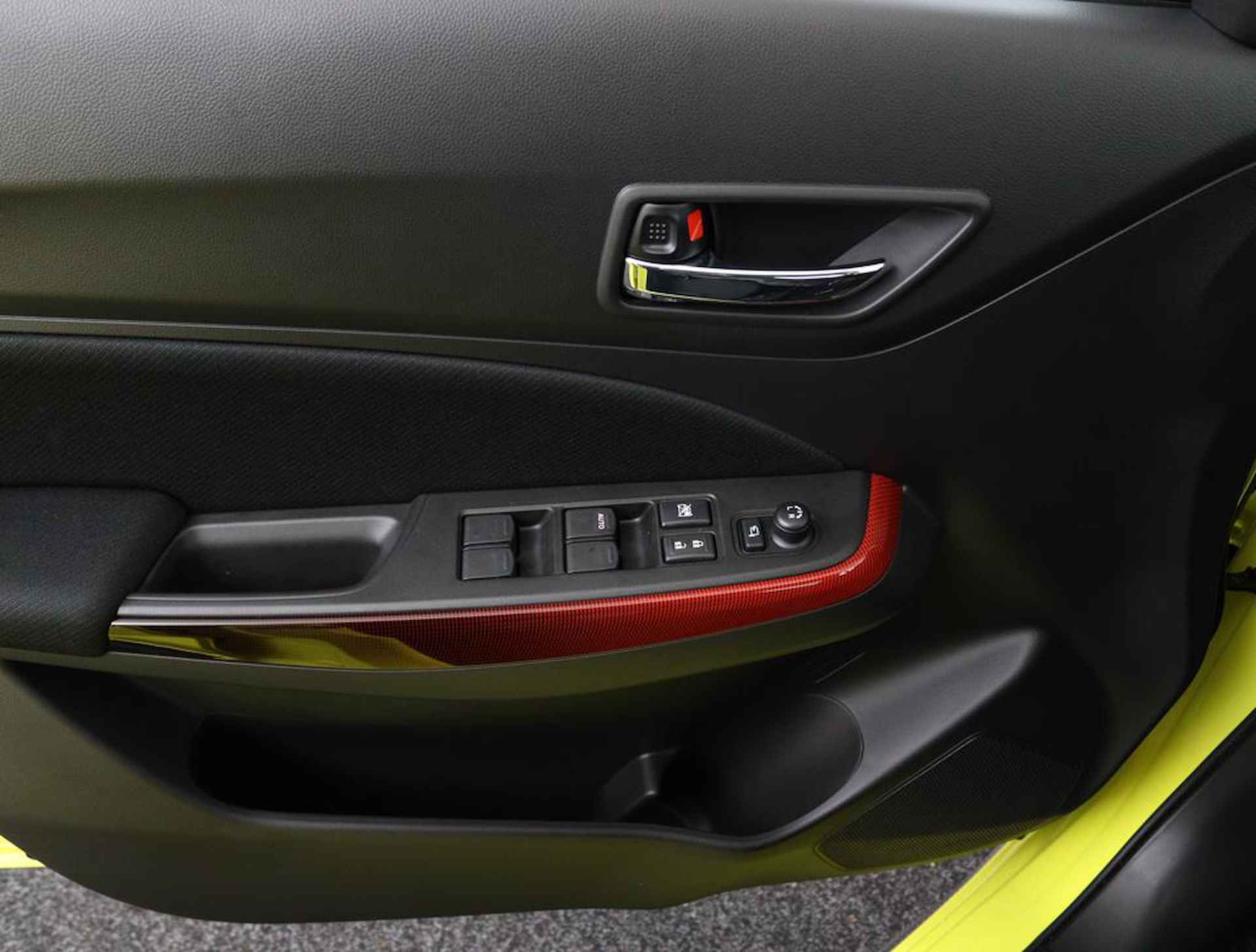 Suzuki Swift 1.4 Sport Smart Hybrid | Nieuwe Auto | 6 Jaar Garantie | Swift Sport | 140 PK | Sportstoelen | Keyless Entry | Navigatie | Stoelverwarming | Champion Yellow | - 24/40