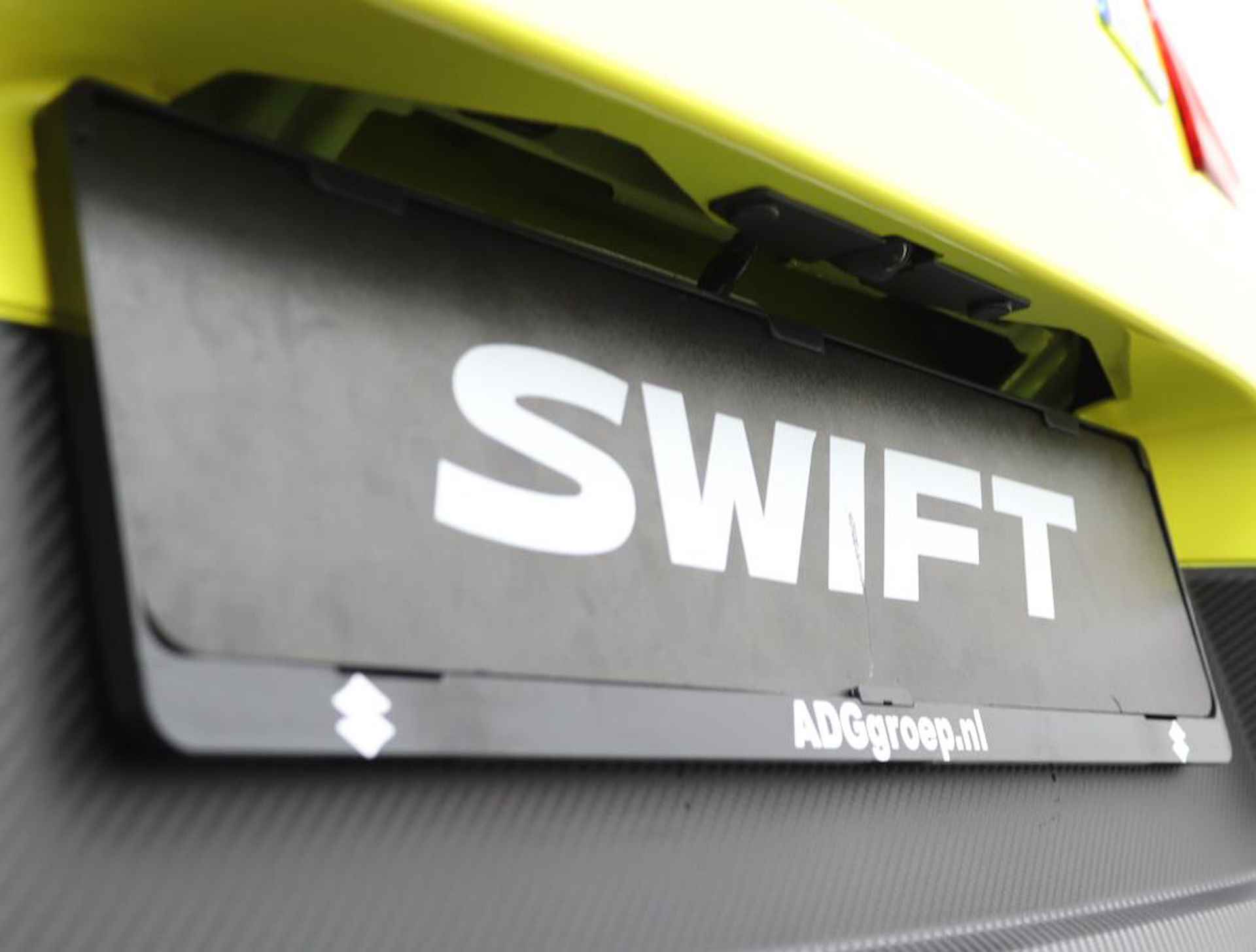 Suzuki Swift 1.4 Sport Smart Hybrid | Nieuwe Auto | 6 Jaar Garantie | Swift Sport | 140 PK | Sportstoelen | Keyless Entry | Navigatie | Stoelverwarming | Champion Yellow | - 34/40