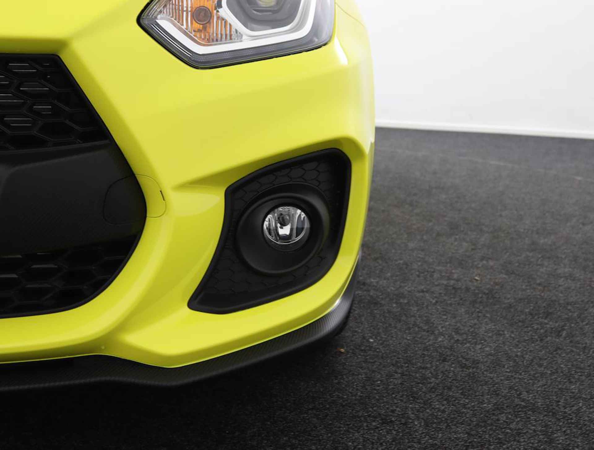 Suzuki Swift 1.4 Sport Smart Hybrid | Nieuwe Auto | 6 Jaar Garantie | Swift Sport | 140 PK | Sportstoelen | Keyless Entry | Navigatie | Stoelverwarming | Champion Yellow | - 37/40