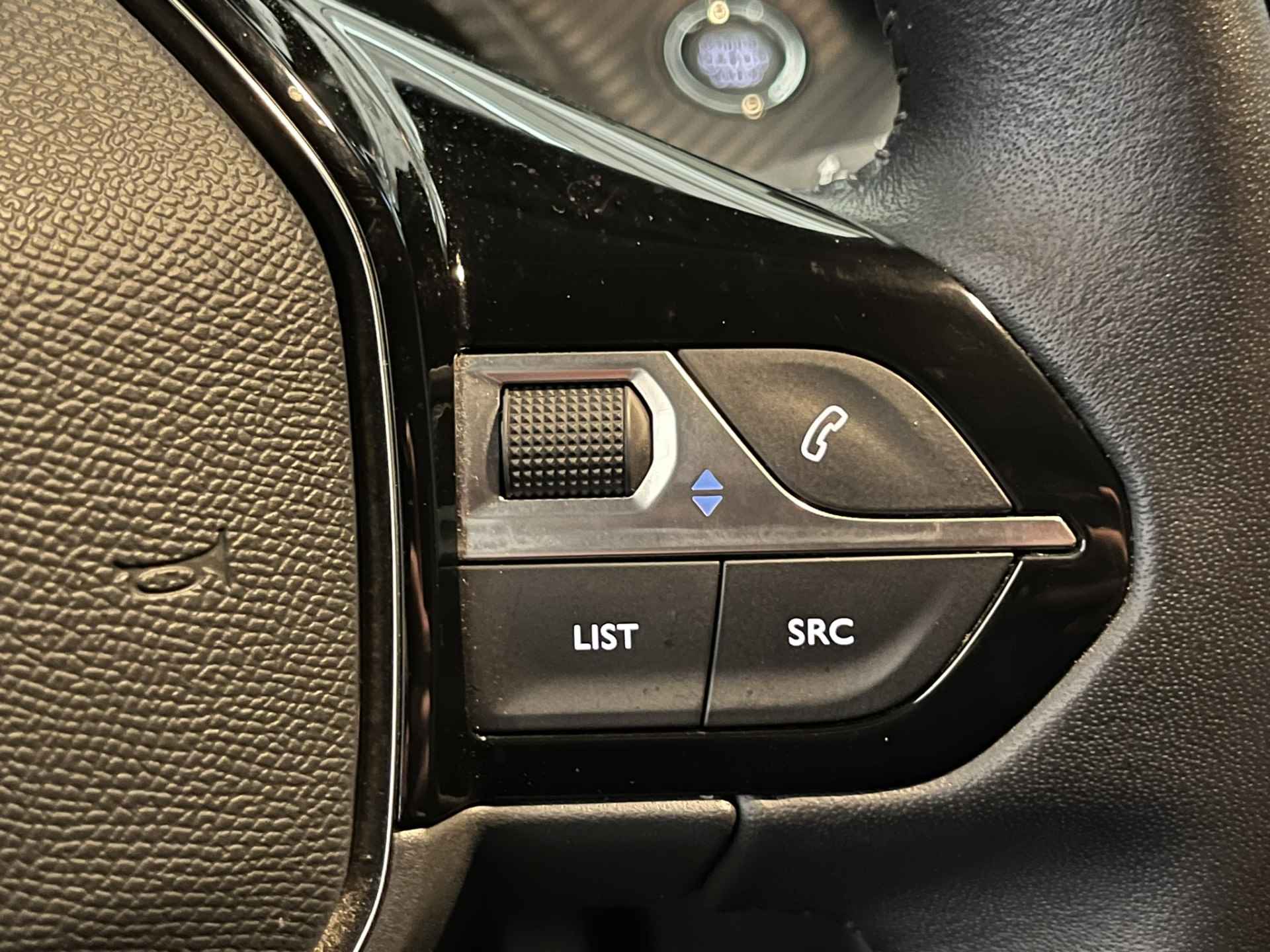 Peugeot e-208 Allure Première | Stoelverwarming | Climate Controle | Keyless | Parkeersensoren voor en achter | Apple Carplay/Android Auto |  LED koplampen | 16'' Lichtmetalen velgen | - 26/46