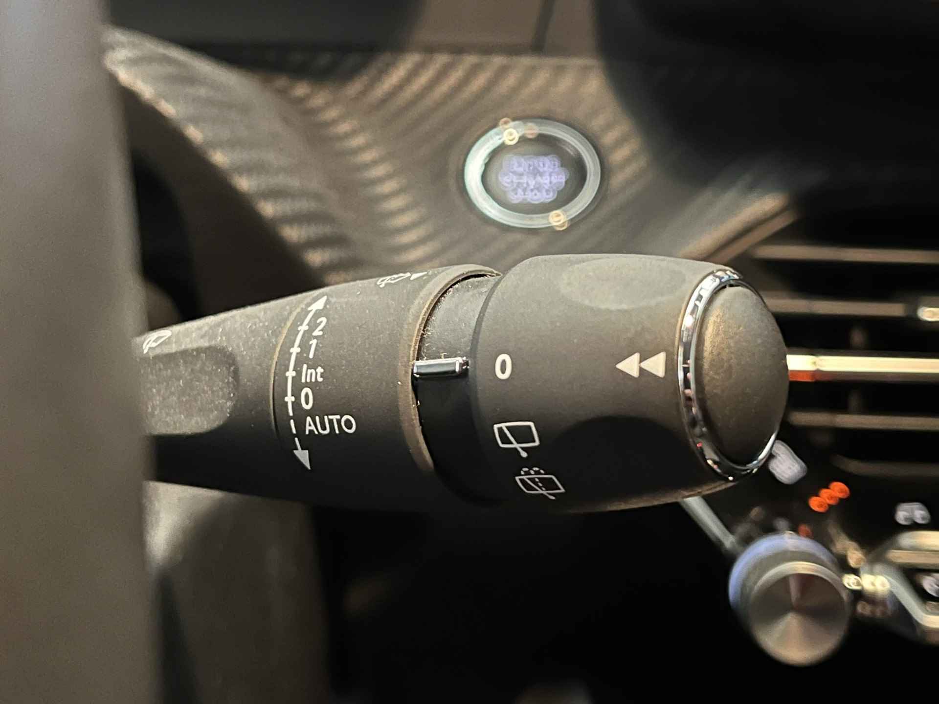 Peugeot e-208 Allure Première | Stoelverwarming | Climate Controle | Keyless | Parkeersensoren voor en achter | Apple Carplay/Android Auto |  LED koplampen | 16'' Lichtmetalen velgen | - 29/46
