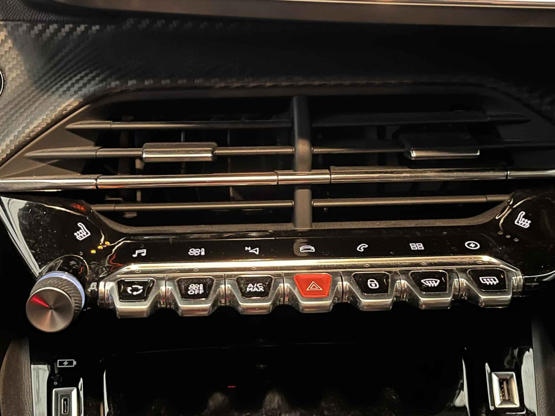 Peugeot e-208 Allure Première | Stoelverwarming | Climate Controle | Keyless | Parkeersensoren voor en achter | Apple Carplay/Android Auto |  LED koplampen | 16'' Lichtmetalen velgen | - 31/46