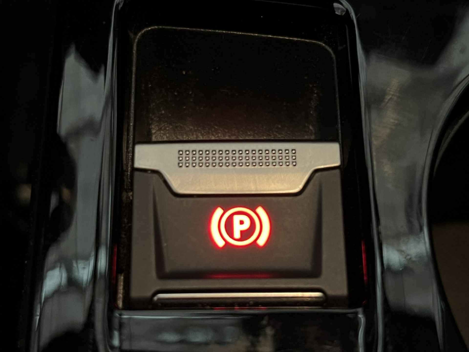Peugeot e-208 Allure Première | Stoelverwarming | Climate Controle | Keyless | Parkeersensoren voor en achter | Apple Carplay/Android Auto |  LED koplampen | 16'' Lichtmetalen velgen | - 32/46