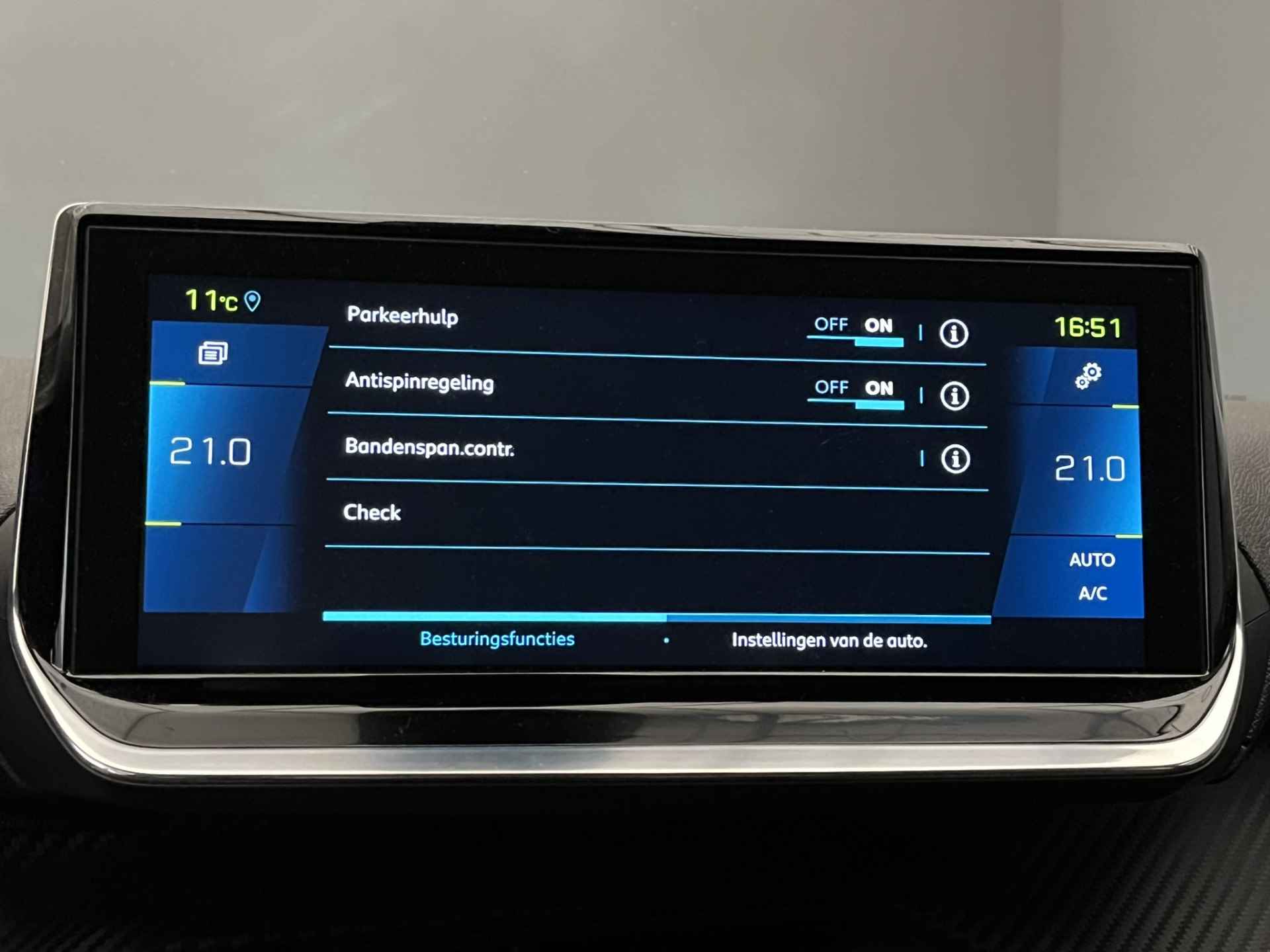 Peugeot e-208 Allure Première | Stoelverwarming | Climate Controle | Keyless | Parkeersensoren voor en achter | Apple Carplay/Android Auto |  LED koplampen | 16'' Lichtmetalen velgen | - 36/46