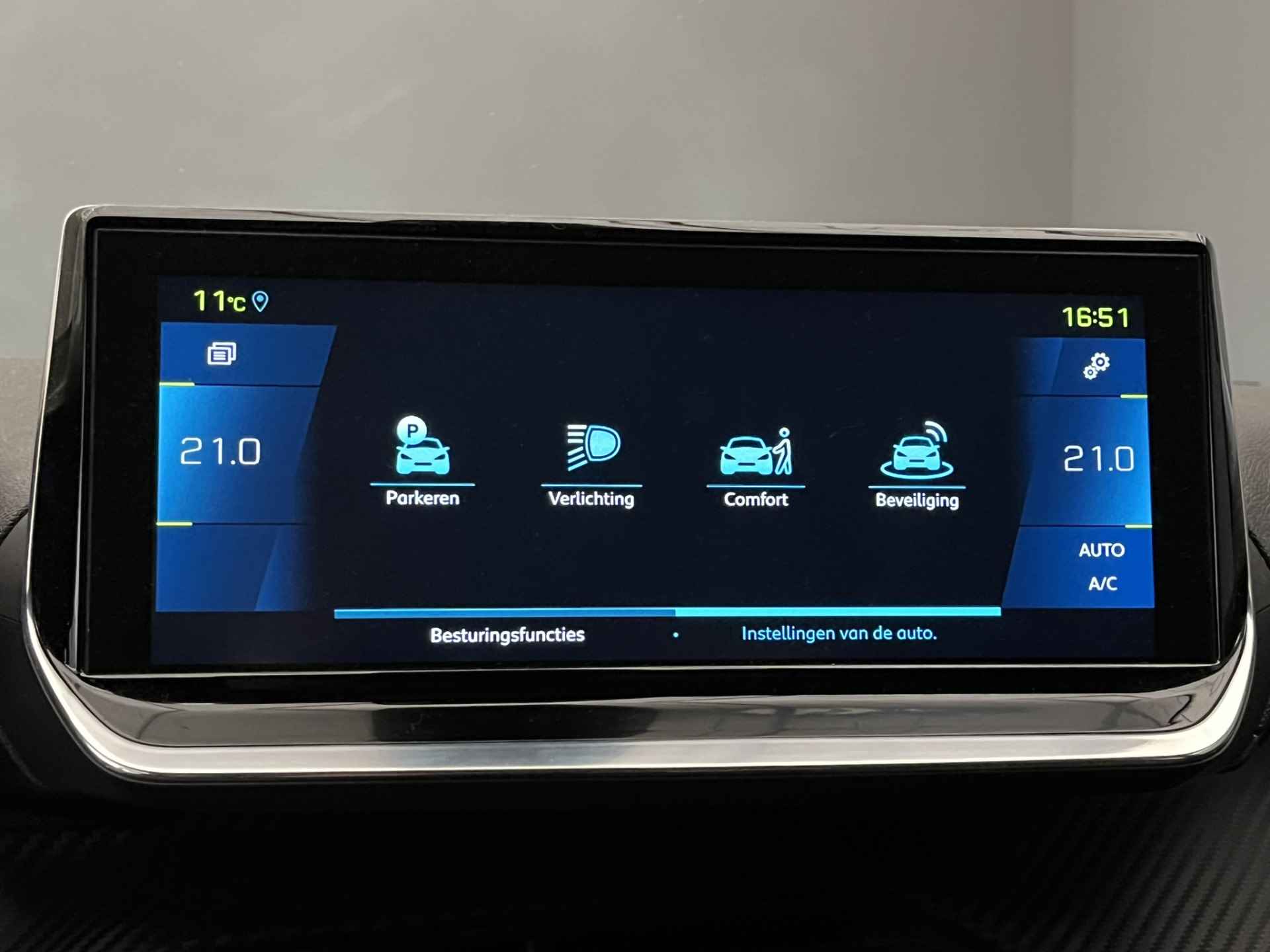 Peugeot e-208 Allure Première | Stoelverwarming | Climate Controle | Keyless | Parkeersensoren voor en achter | Apple Carplay/Android Auto |  LED koplampen | 16'' Lichtmetalen velgen | - 37/46