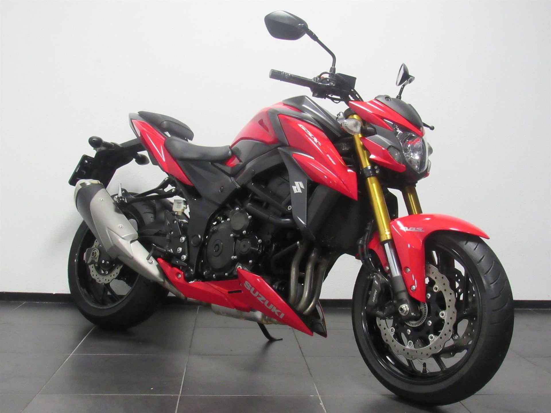 Suzuki GSX-S 750 ABS - 2018 - 2/7